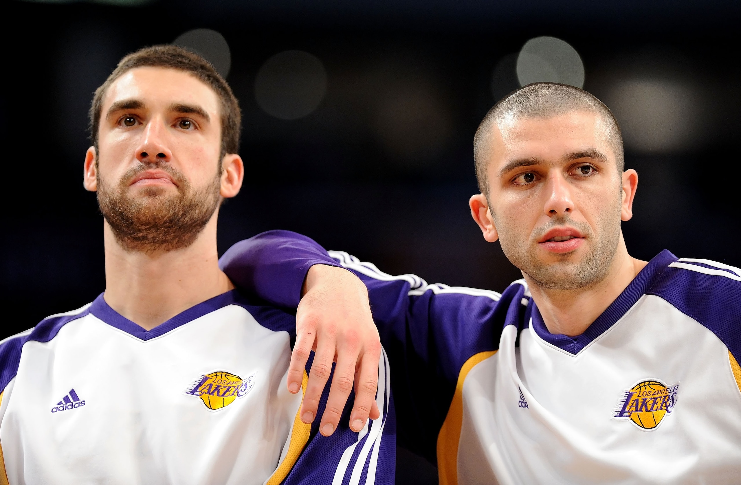 LOS ANGELES, CA - DECEMBER 25: (L-R) Chris Mihm #31 and Vladimir Radmanovic #10 of the Los Angeles Lakers look on during the game against the Boston Celtics at Staples Center on December 25, 2008 in Los Angeles, California. The Lakers defeated the Celt LOS ANGELES, CA - DECEMBER 25: (L-R) Chris Mihm #31 and Vladimir Radmanovic #10 of the Los Angeles Lakers look on during the game against the Boston Celtics at Staples Center on December 25, 2008 in Los Angeles, California. The Lakers defeated the Celt