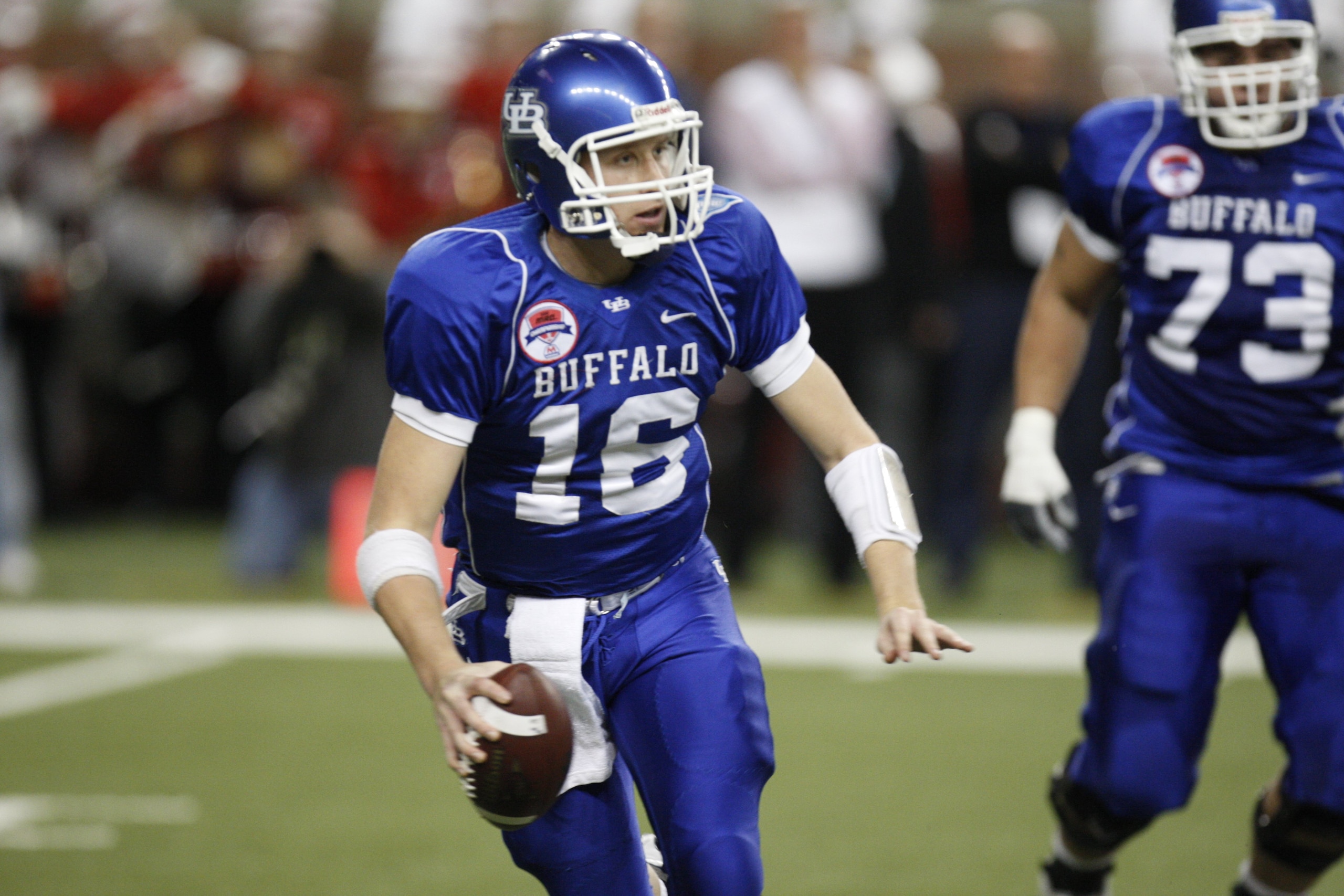 DETROIT - DECEMBER 5: Quarterback Drew Willy #16 of the Buffalo Bulls scrambles as he looks to pass against the Ball State Cardinals during the MAC Championship game on December 5, 2008 at Ford Field in Detroit Michigan. (Photo by: Gregory Shamus/Getty I DETROIT - DECEMBER 5: Quarterback Drew Willy #16 of the Buffalo Bulls scrambles as he looks to pass against the Ball State Cardinals during the MAC Championship game on December 5, 2008 at Ford Field in Detroit Michigan. (Photo by: Gregory Shamus/Getty I