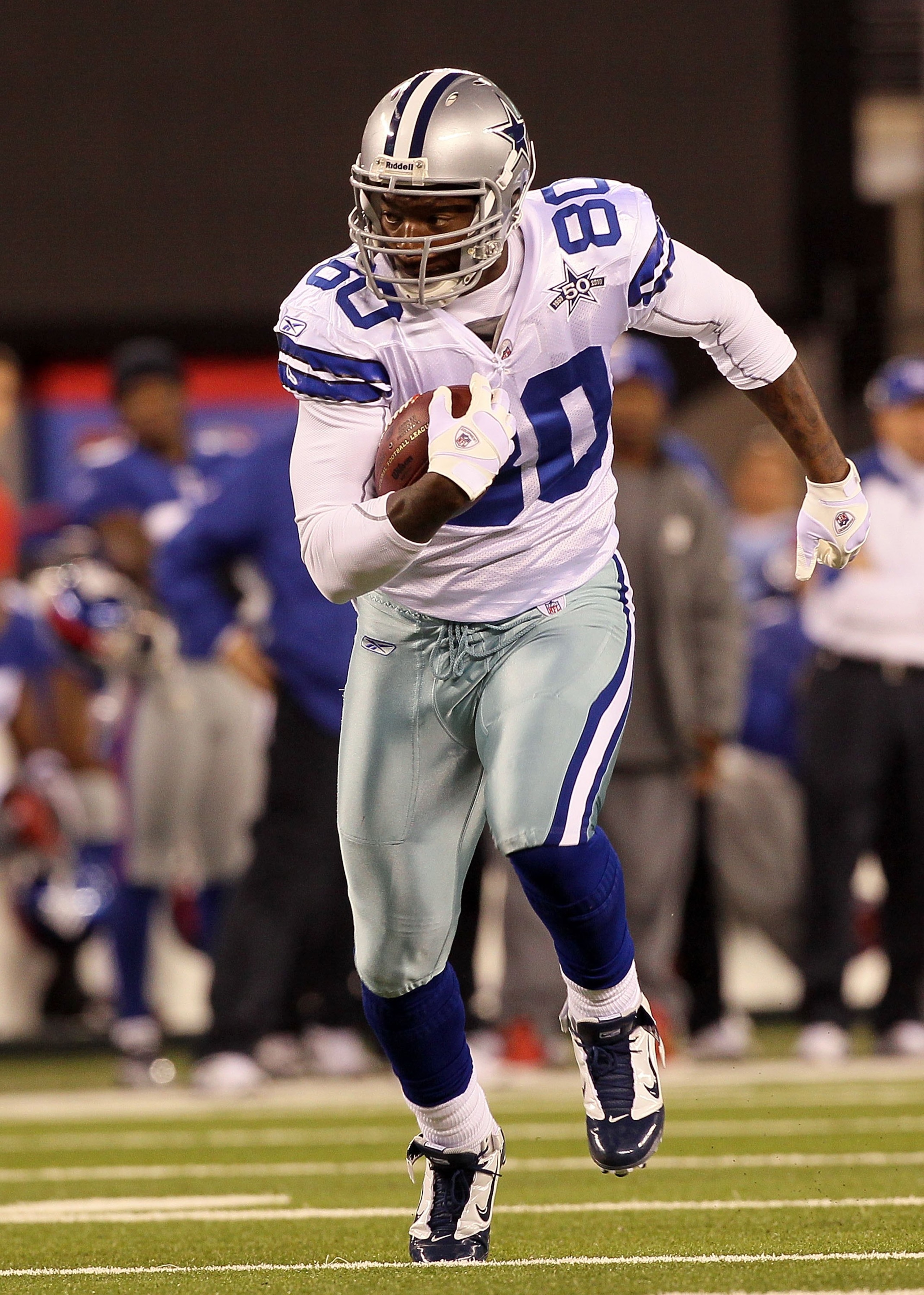 EAST RUTHERFORD, NJ - NOVEMBER 14: Martellus Bennett #80 of the Dallas Cowboys runs against the New York Giants on November 14, 2010 at the New Meadowlands Stadium in East Rutherford, New Jersey. (Photo by Jim McIsaac/Getty Images) EAST RUTHERFORD, NJ - NOVEMBER 14: Martellus Bennett #80 of the Dallas Cowboys runs against the New York Giants on November 14, 2010 at the New Meadowlands Stadium in East Rutherford, New Jersey. (Photo by Jim McIsaac/Getty Images)