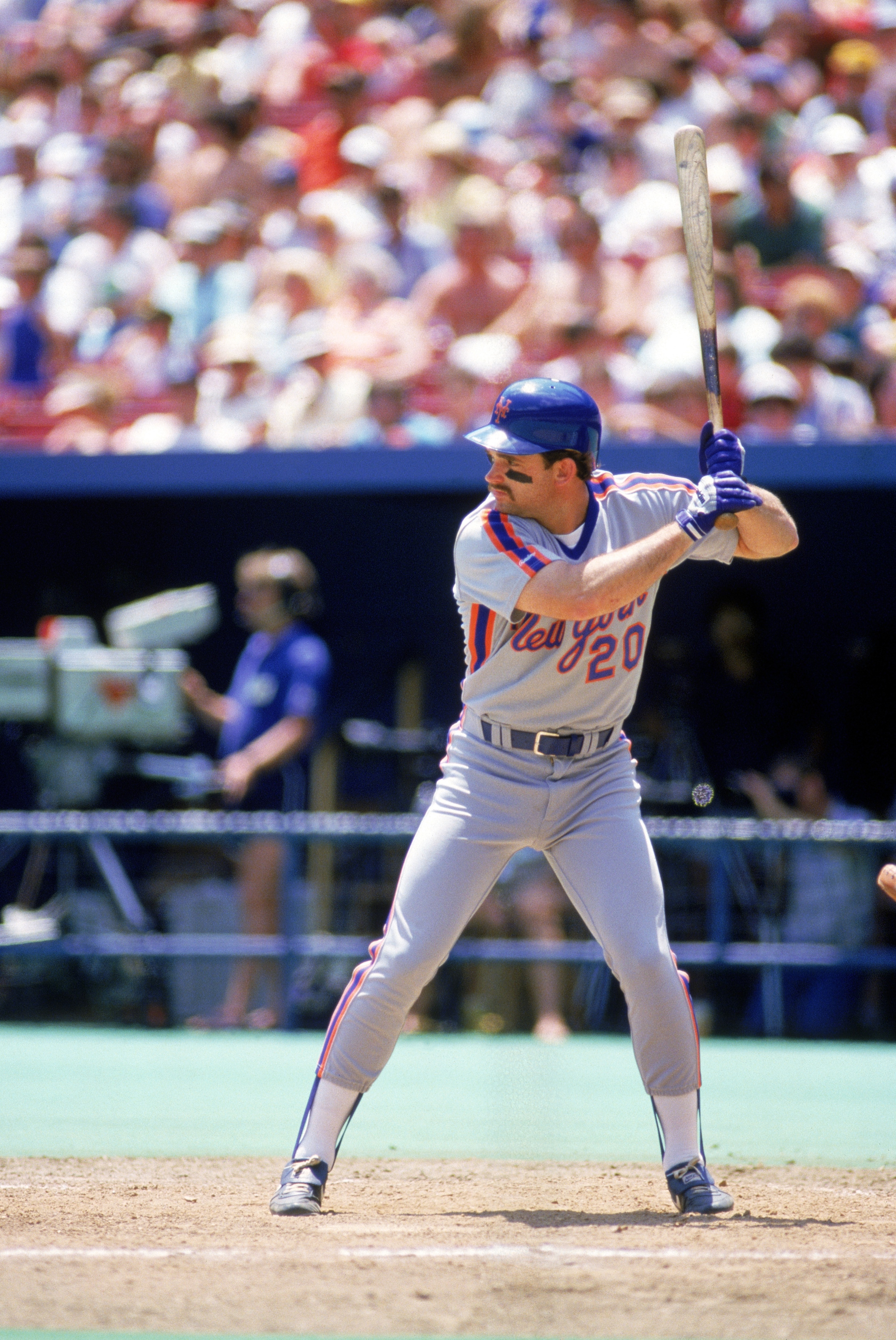PITTSBURGH, PA - 1987: Howard Johnson of the New York Mets at bat during a 1987 season game against the Pittsburgh Pirates at Three Rivers Stadium in Pittsburgh, Pennsylvania. (Photo by Rick Stewart/Getty Images) PITTSBURGH, PA - 1987: Howard Johnson of the New York Mets at bat during a 1987 season game against the Pittsburgh Pirates at Three Rivers Stadium in Pittsburgh, Pennsylvania. (Photo by Rick Stewart/Getty Images)