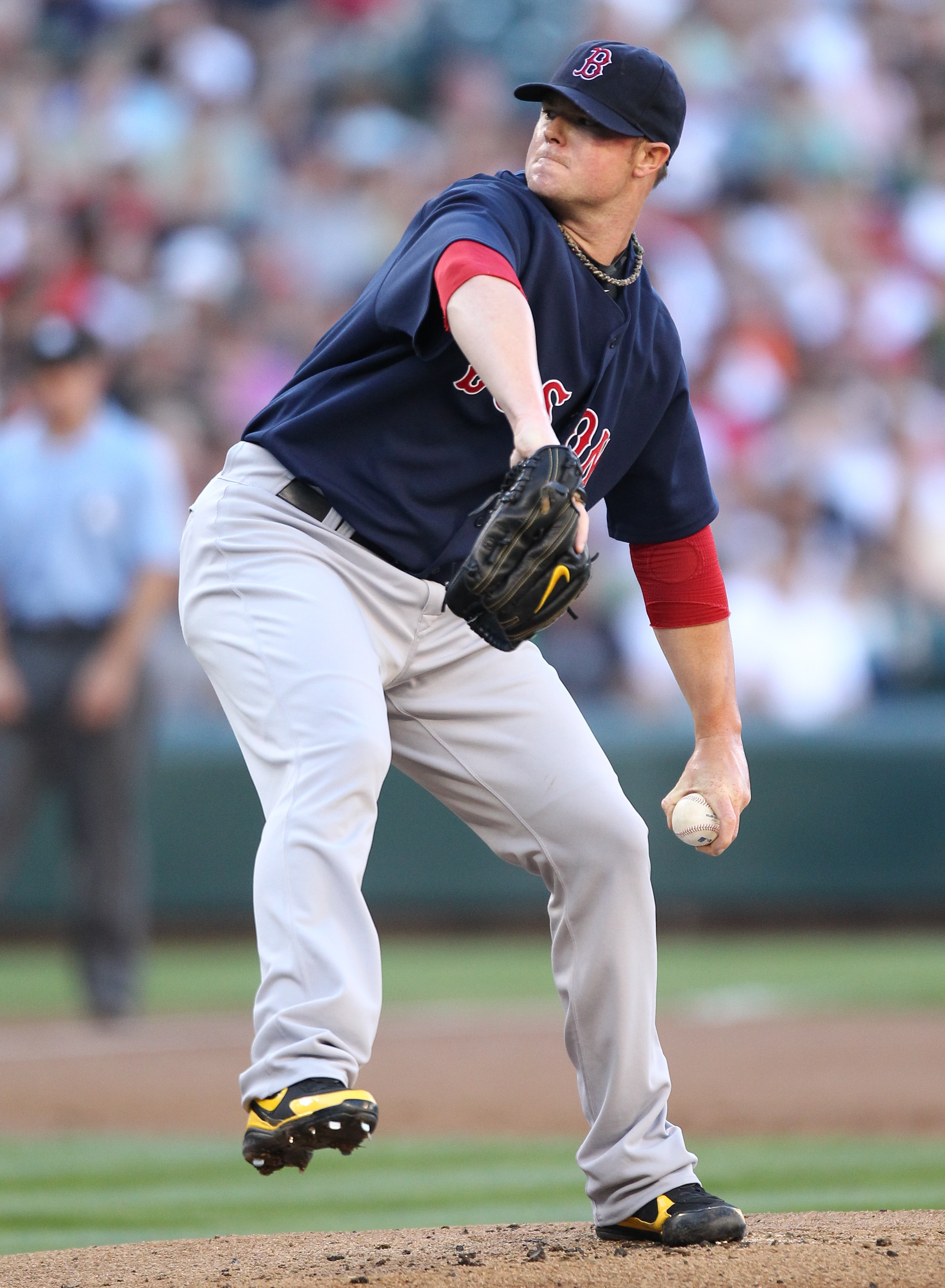 SEATTLE - JULY 24:  Starting pitcher Jon Lester #31 of the Boston Red Sox pitches against the Seattle Mariners at Safeco Field on July 24, 2010 in Seattle, Washington. (Photo by Otto Greule Jr/Getty Images)