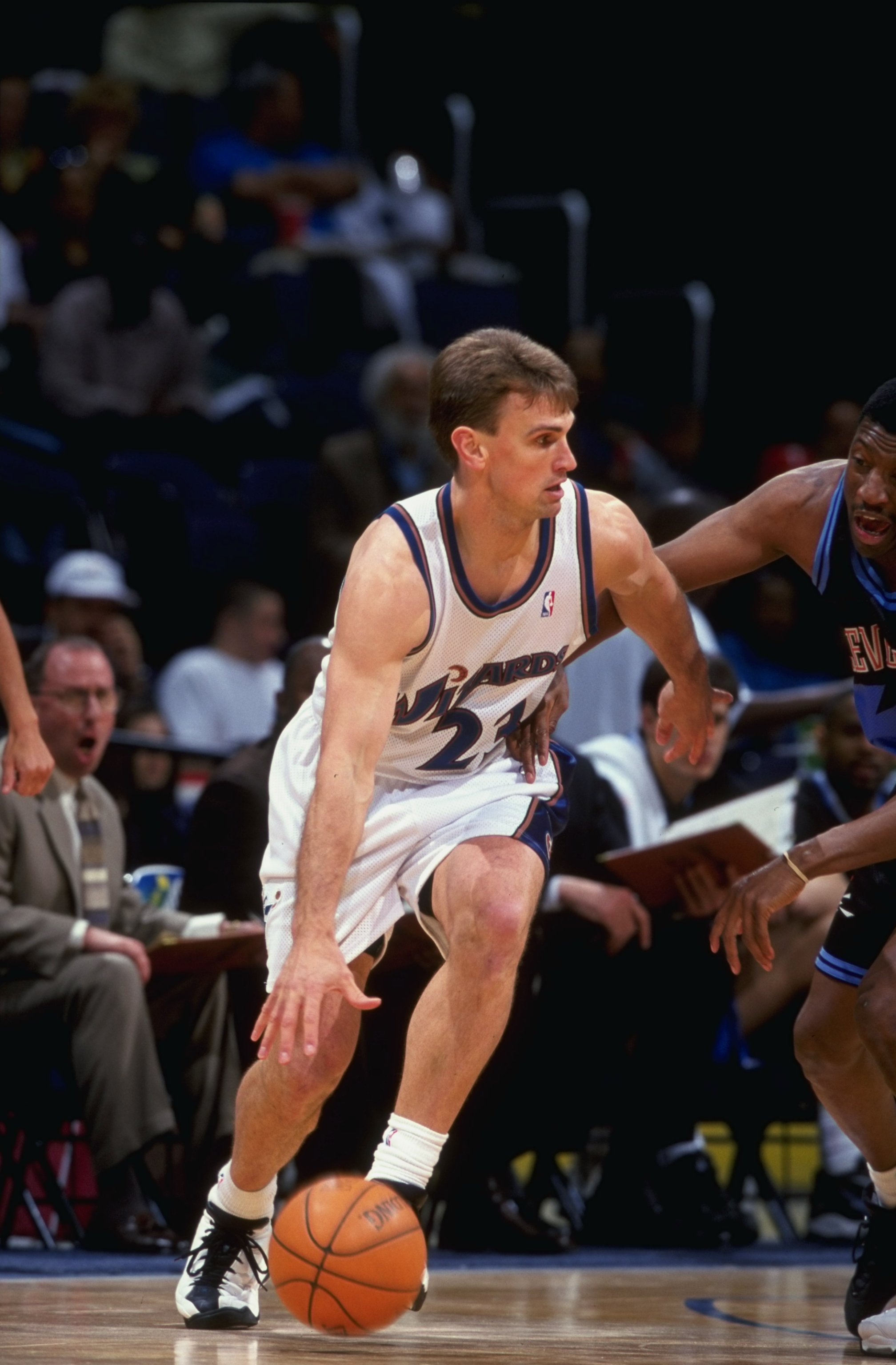 29 Apr 1999: Tim Legler #23 of the Washington Wizards dribbles the ball during the game against the Cleveland Cavaliers at the MCI Center in Washington, D.C. The Wizards defeated the Cavaliers 97-86.  Mandatory Credit: Ezra O. Shaw  /Allsport