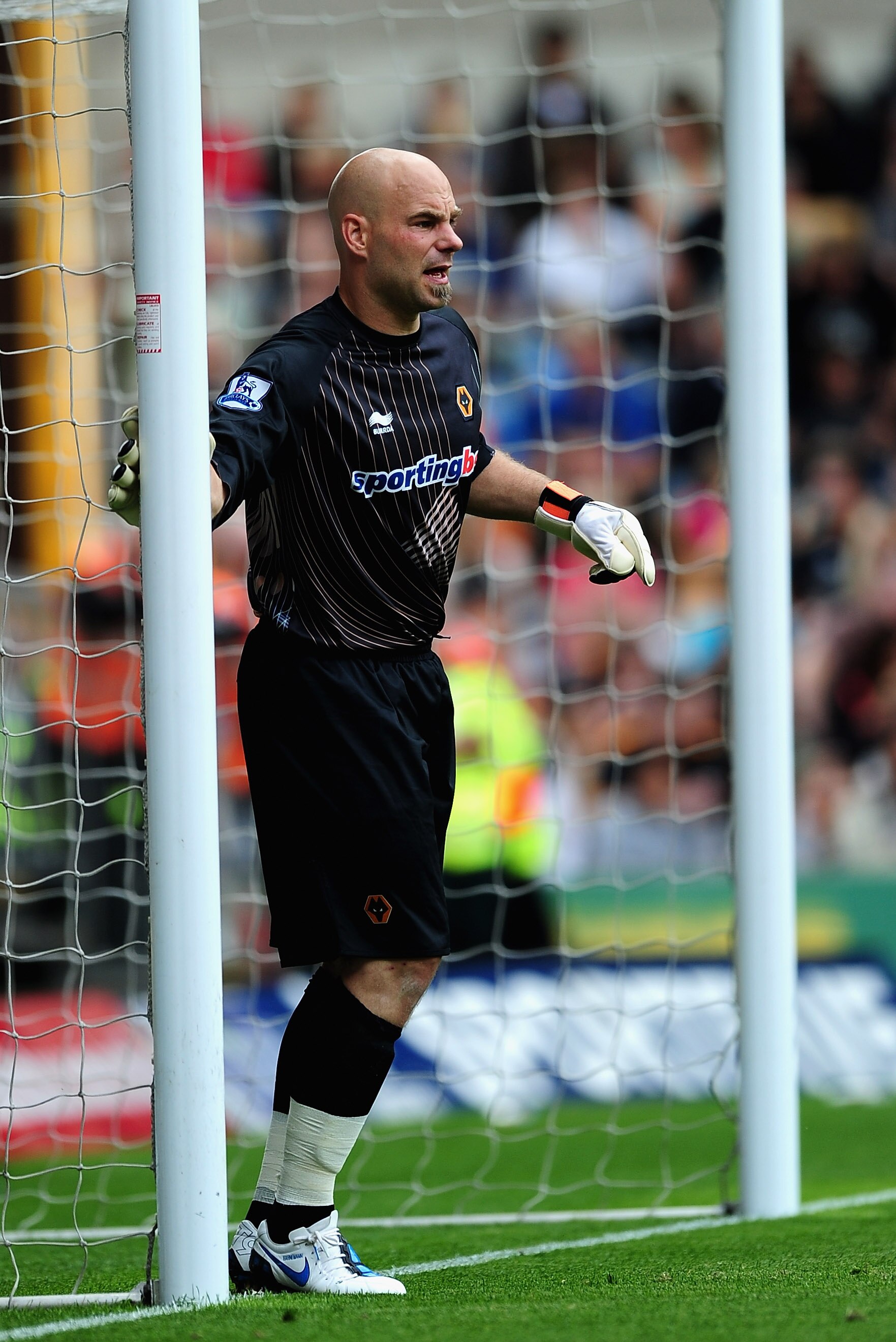WOLVERHAMPTON, ENGLAND - AUGUST 07:  Marcus Hahnemann of Wolverhampton Wanderers in action  during the Pre Season Friendly match between Wolverhampton Wanderers and Atletico Blbao at Molineux on August 7, 2010 in Wolverhampton, England.  (Photo by Laurenc