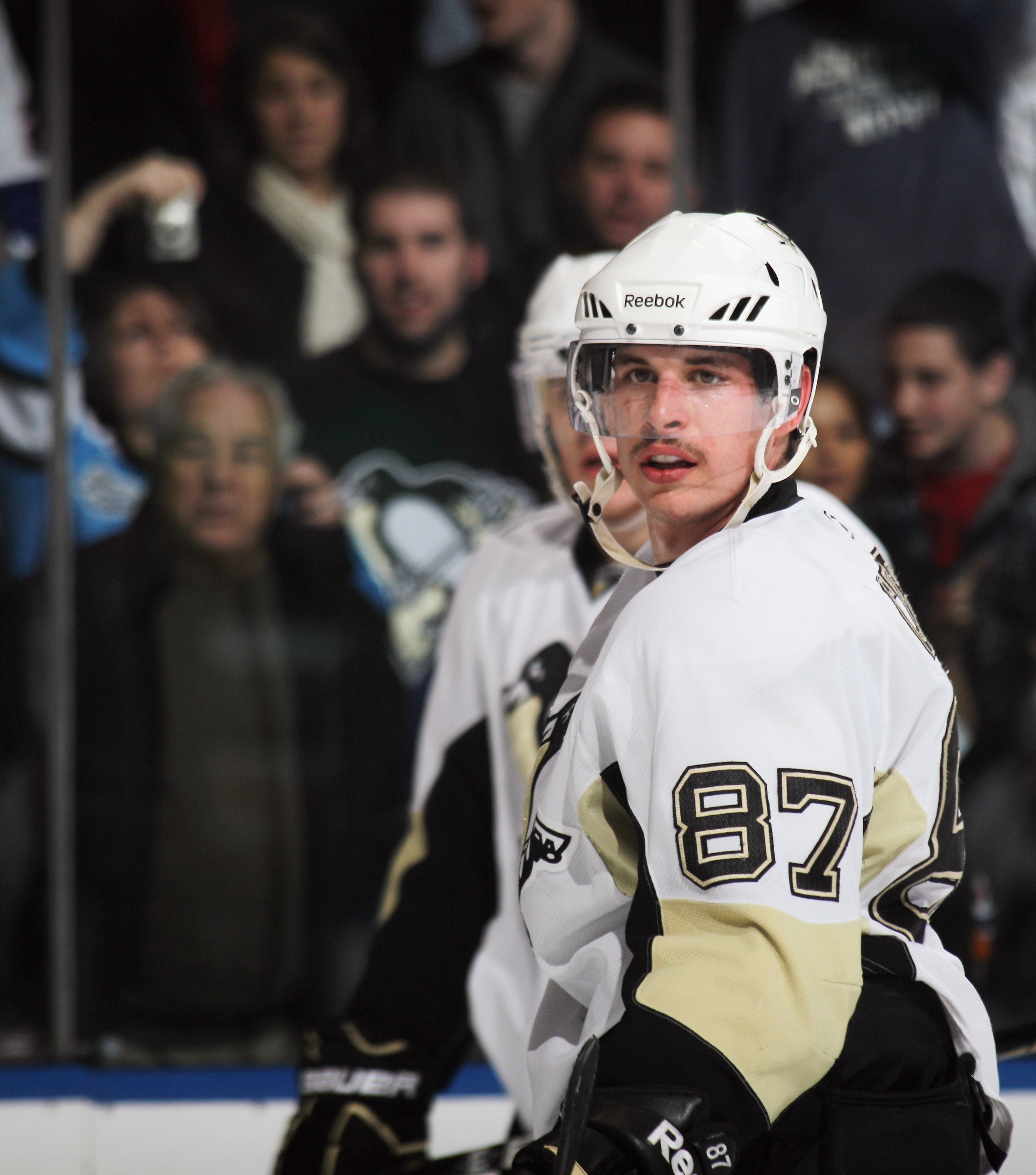 UNIONDALE, NY - DECEMBER 29: Sidney Crosby #87 of the Pittsburgh Penguins skates against the New York Islanders at the Nassau Coliseum on December 29, 2010 in Uniondale, New York. (Photo by Bruce Bennett/Getty Images) UNIONDALE, NY - DECEMBER 29: Sidney Crosby #87 of the Pittsburgh Penguins skates against the New York Islanders at the Nassau Coliseum on December 29, 2010 in Uniondale, New York. (Photo by Bruce Bennett/Getty Images)