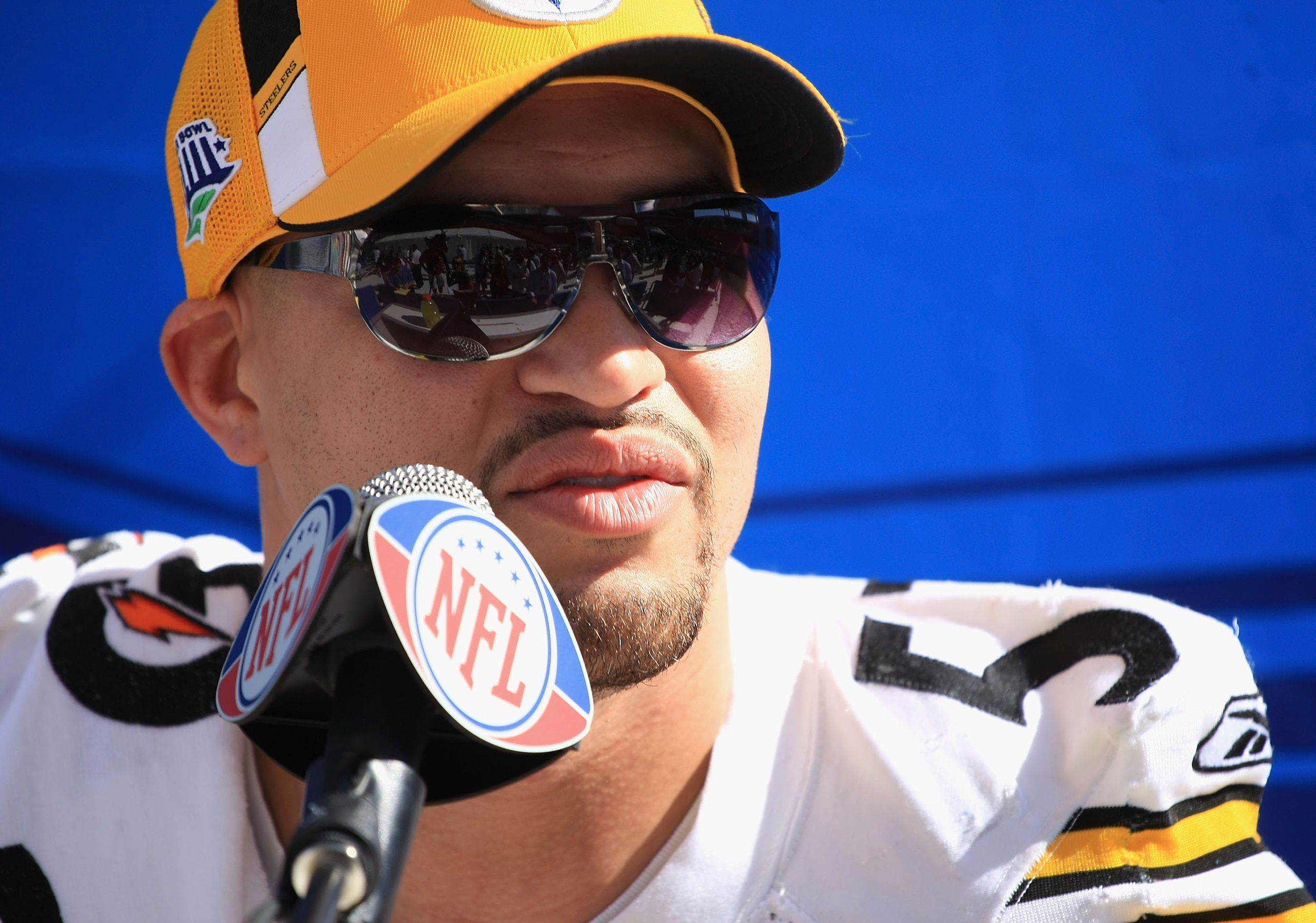 TAMPA, FL - JANUARY 27:  Linebacker James Farrior #51 of the Pittsburgh Steelers talks with the media during the AFC Media Day at Raymond James Stadium on January 27, 2009 in Tampa, Florida.  (Photo by Scott Halleran/Getty Images)