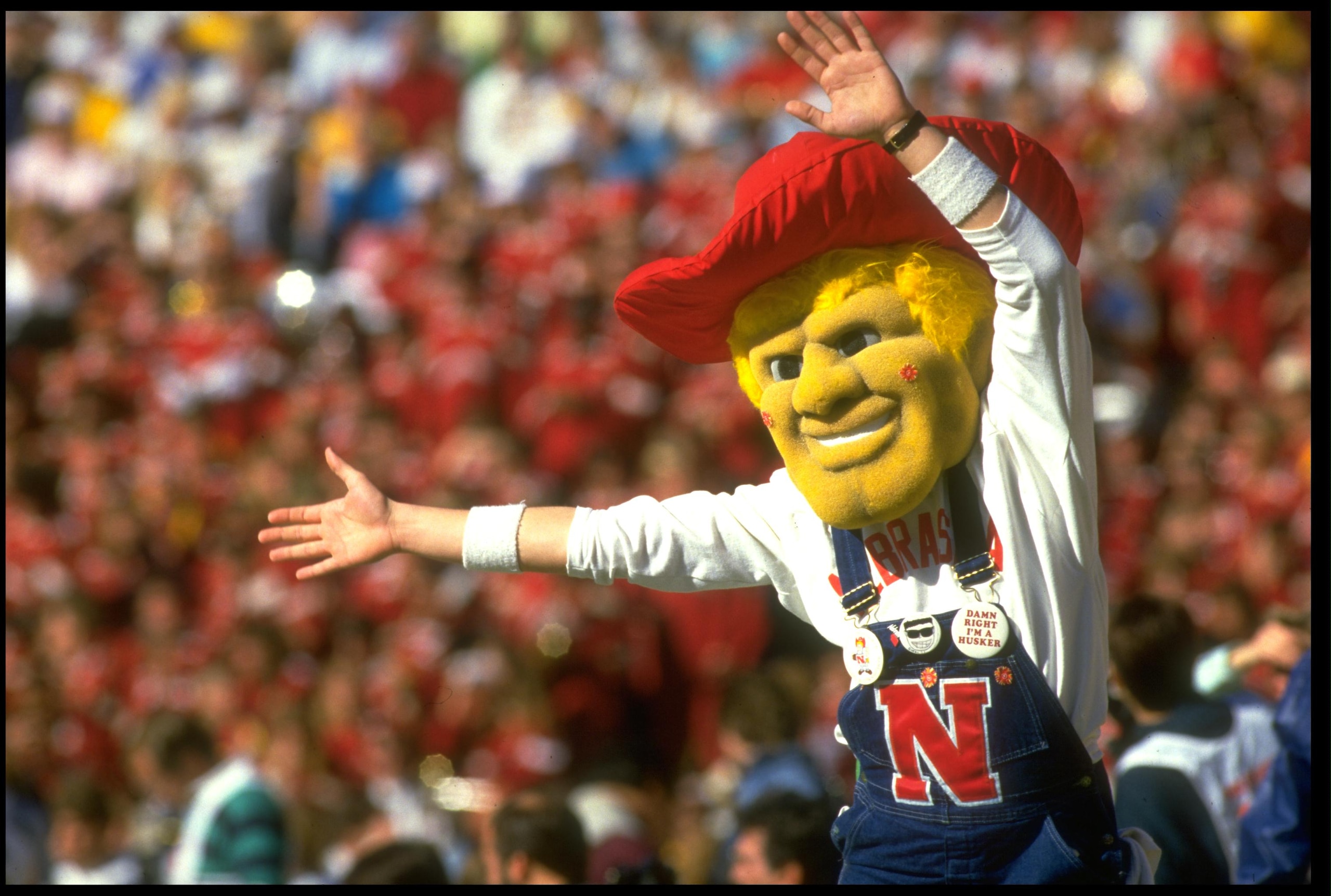 1988: THE UNIVERSITY OF NEBRASKA MASCOT IN ACTION DURING THE CORNHUSKERS VERSUS THE FLORIDA STATE SEMINOLES AT THE FIESTA BOWL IN TEMPE, ARIZONA. 1988: THE UNIVERSITY OF NEBRASKA MASCOT IN ACTION DURING THE CORNHUSKERS VERSUS THE FLORIDA STATE SEMINOLES AT THE FIESTA BOWL IN TEMPE, ARIZONA.
