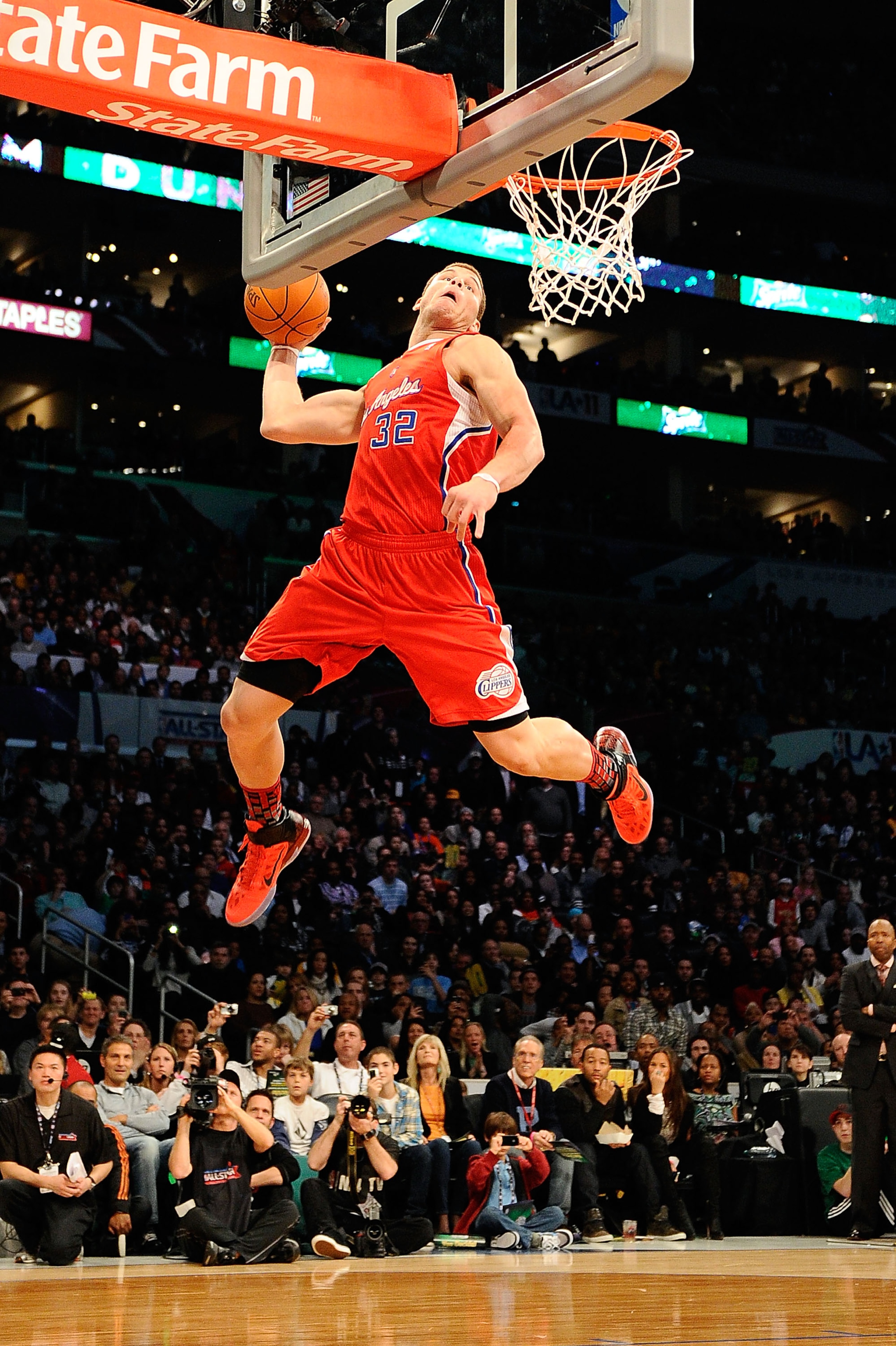 LOS ANGELES, CA - FEBRUARY 19:  Blake Griffin #32 of the Los Angeles Clippers goes up for a dunk in the first round in the Sprite Slam Dunk Contest apart of NBA All-Star Saturday Night at Staples Center on February 19, 2011 in Los Angeles, California. NOT