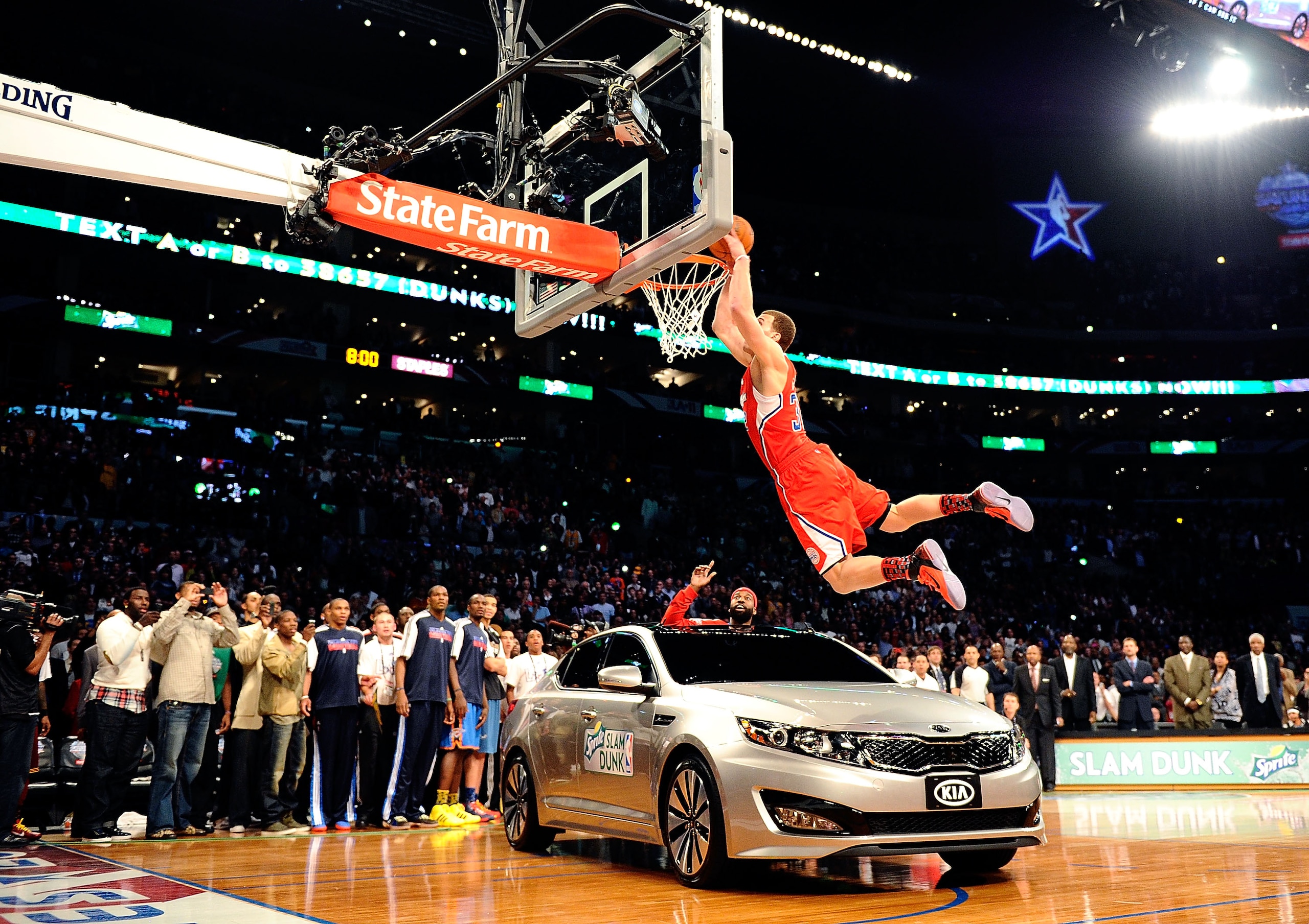 LOS ANGELES, CA - FEBRUARY 19:  Blake Griffin #32 of the Los Angeles Clippers dunks the ball over a car in the final round of the Sprite Slam Dunk Contest apart of NBA All-Star Saturday Night at Staples Center on February 19, 2011 in Los Angeles, Californ