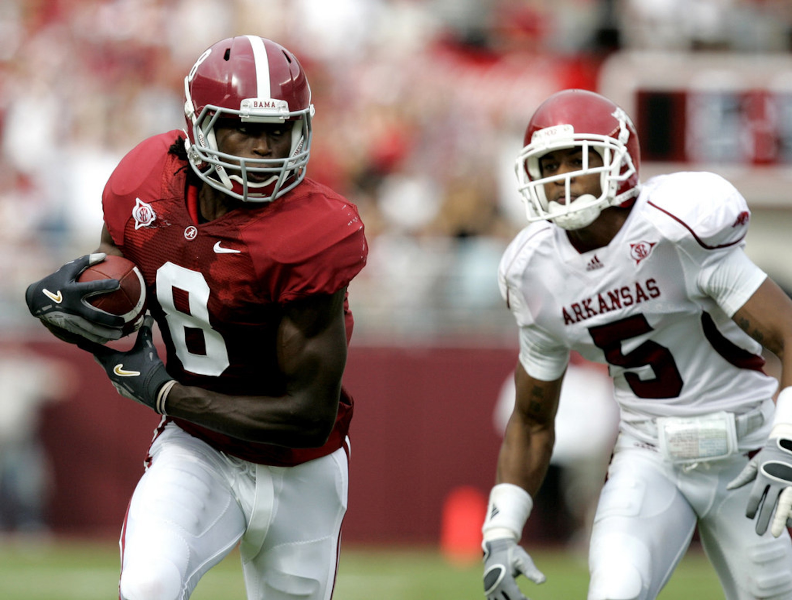 Former Alabama WR Julio Jones makes a catch against Arkansas in 2009.