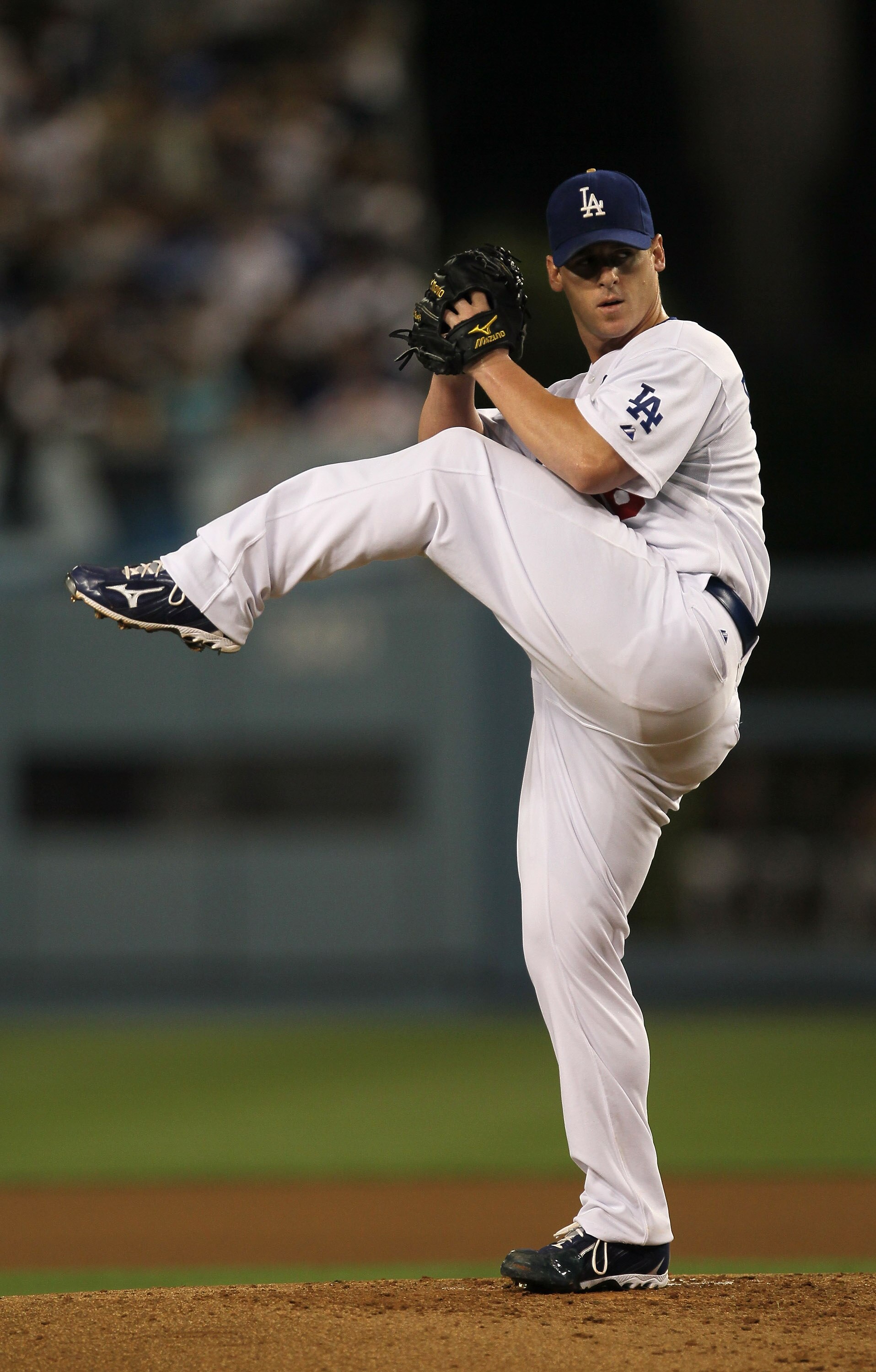 LOS ANGELES, CA - SEPTEMBER 03:  Chad Billingsley #58 of the Los Angeles Dodgers throws a pitch against the San Francisco Giants on September 3, 2010 at Dodger Stadium in Los Angeles, California.  (Photo by Stephen Dunn/Getty Images)