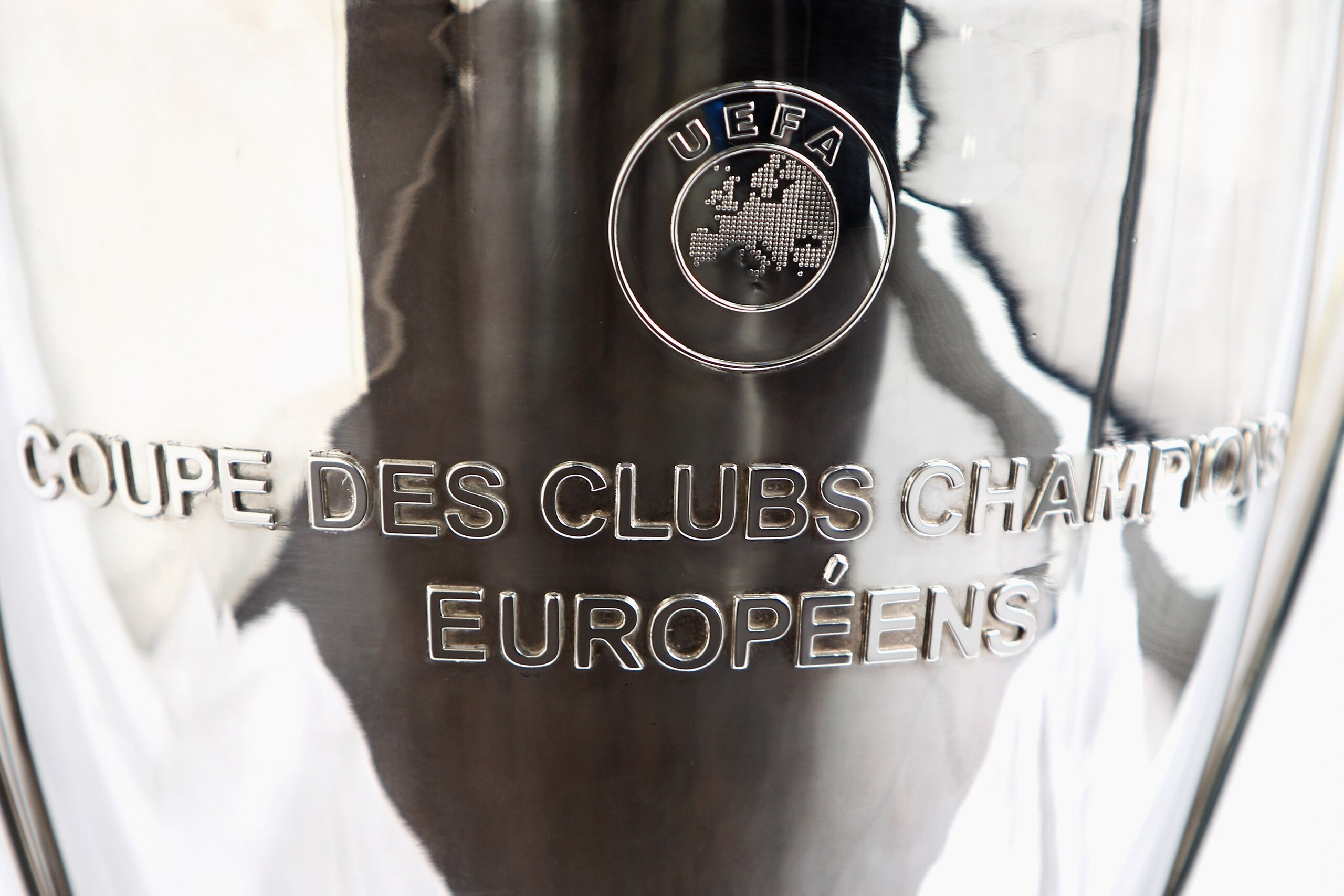 LONDON, ENGLAND - FEBRUARY 17:  A detailed view of the UEFA Champions League Trophy during the UEFA Champions League Final 2011 Ticket Launch at City Hall on February 17, 2011 in London, England.  (Photo by Dean Mouhtaropoulos/Getty Images)