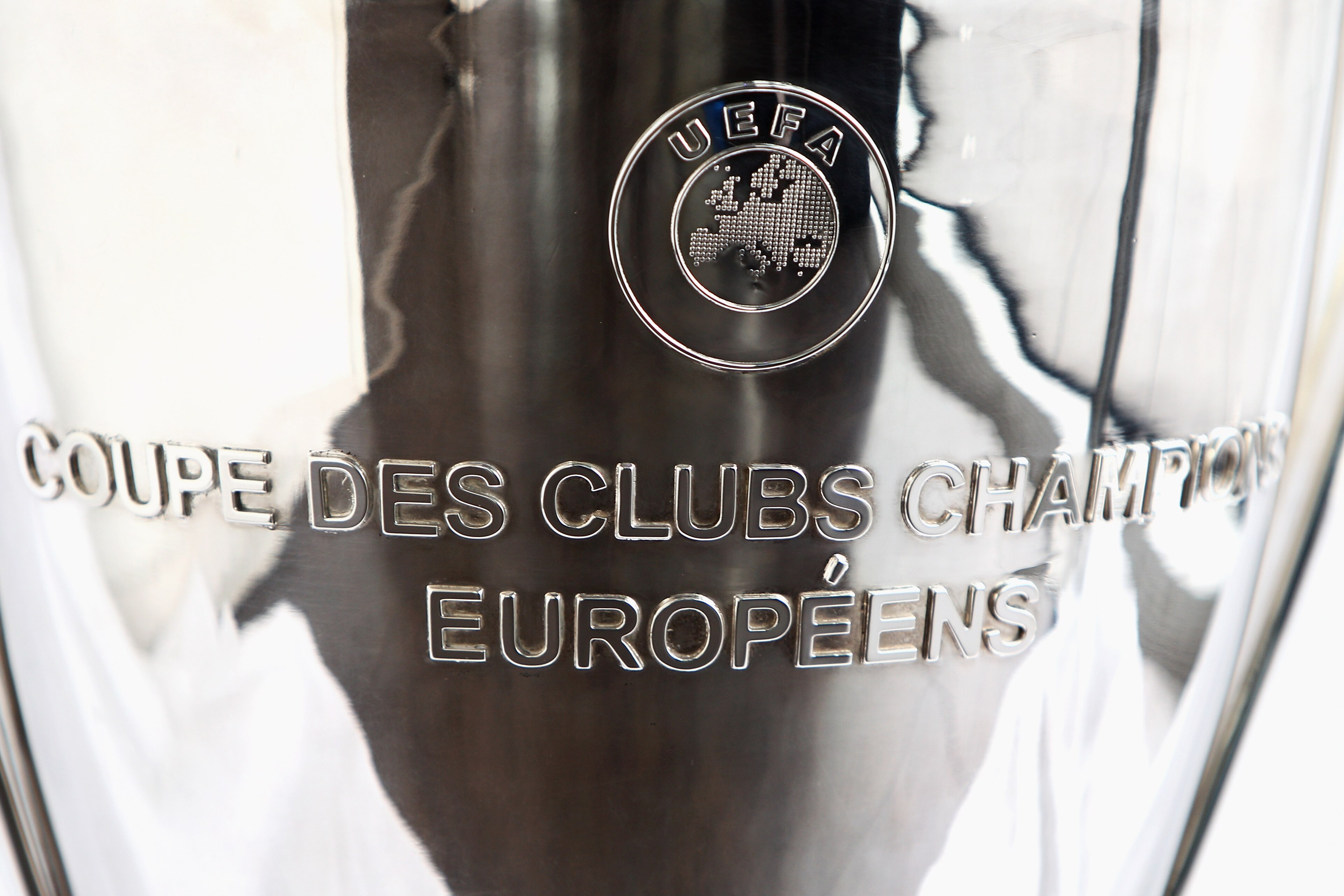 LONDON, ENGLAND - FEBRUARY 17:  A detailed view of the UEFA Champions League Trophy during the UEFA Champions League Final 2011 Ticket Launch at City Hall on February 17, 2011 in London, England.  (Photo by Dean Mouhtaropoulos/Getty Images)