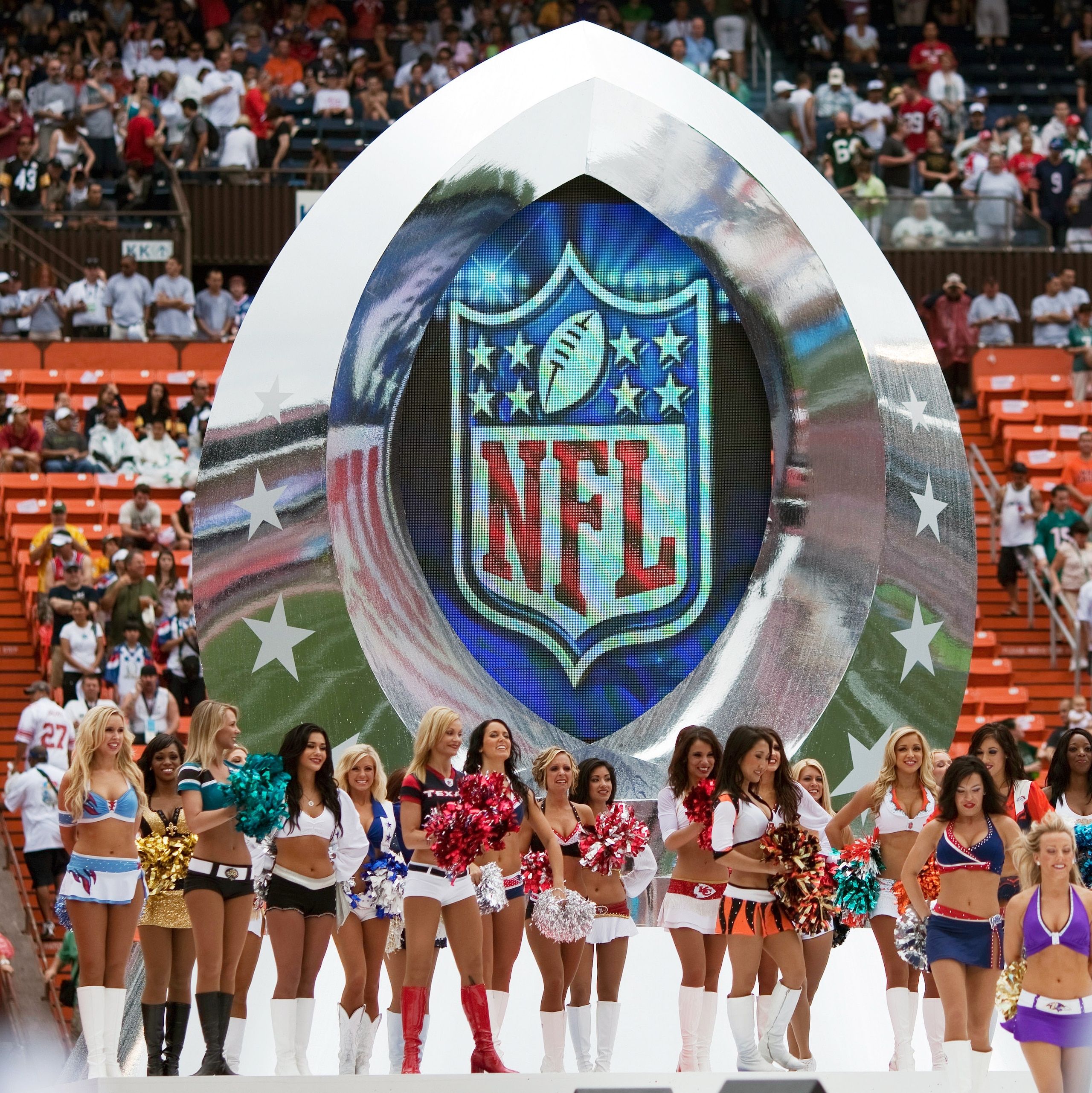 HONOLULU - JANUARY 30: The NFL Pro Bowl Cheerleaders during the 2011 NFL Pro Bowl pre-game between the American Football Conference (AFC) and National Football Conference (NFC) at Aloha Stadium at Aloha Stadium on January 30, 2011 in Honolulu, Hawaii.  (P