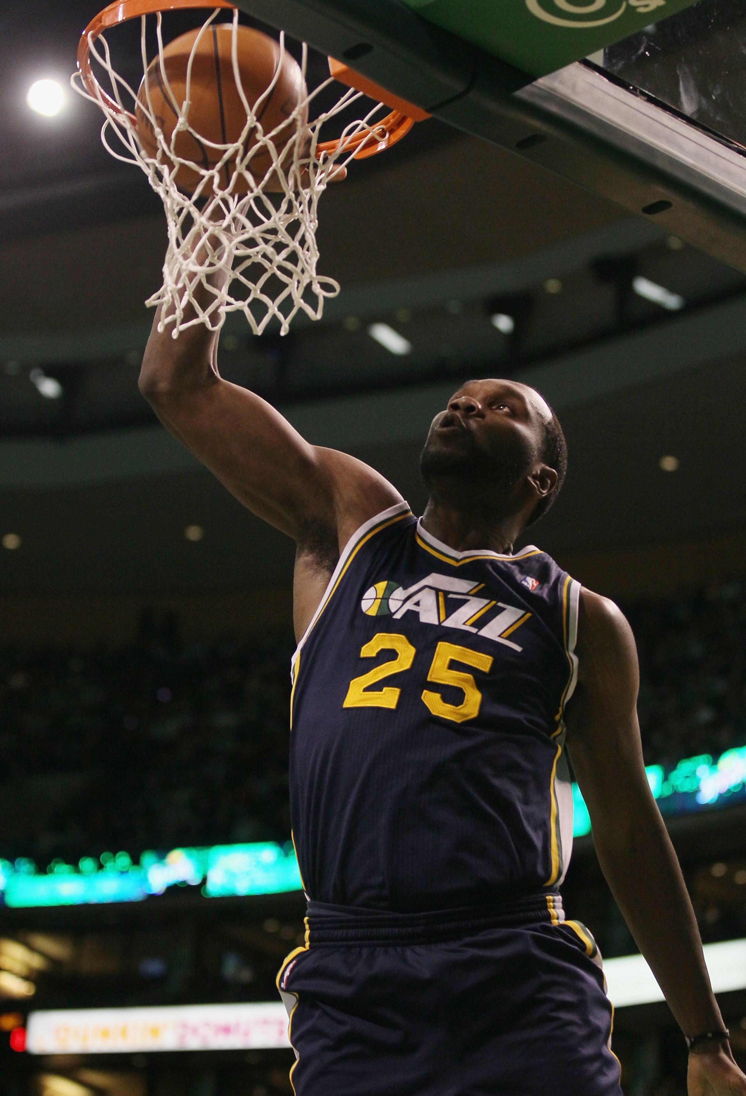 BOSTON, MA - JANUARY 21:  Al Jefferson #25 of the Utah Jazz dunks the ball in the first quarter against the Boston Celtics  on January 21, 2011 at the TD Garden in Boston, Massachusetts.  NOTE TO USER: User expressly acknowledges and agrees that, by downl