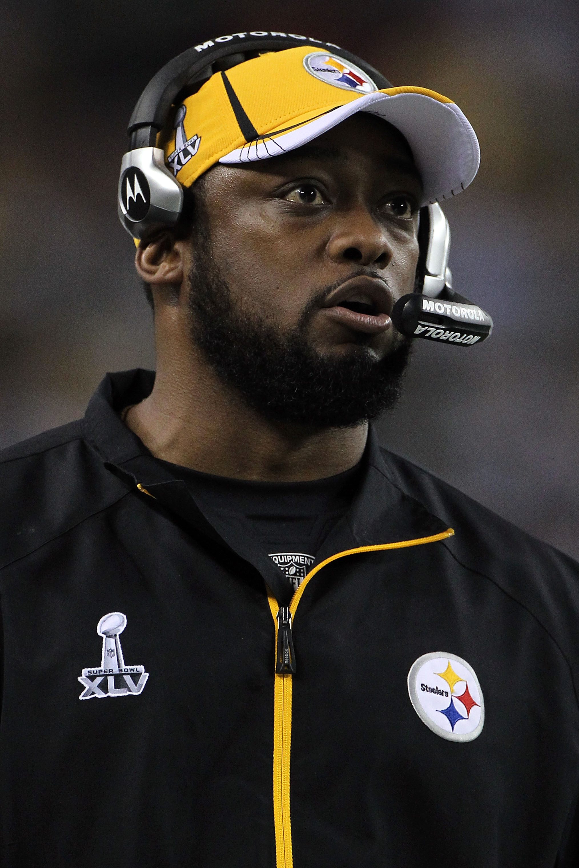 ARLINGTON, TX - FEBRUARY 06:  Head coach Mike Tomlin of the Pittsburgh Steelers looks on against the Green Bay Packers during the second quarter of Super Bowl XLV at Cowboys Stadium on February 6, 2011 in Arlington, Texas.  (Photo by Doug Pensinger/Getty