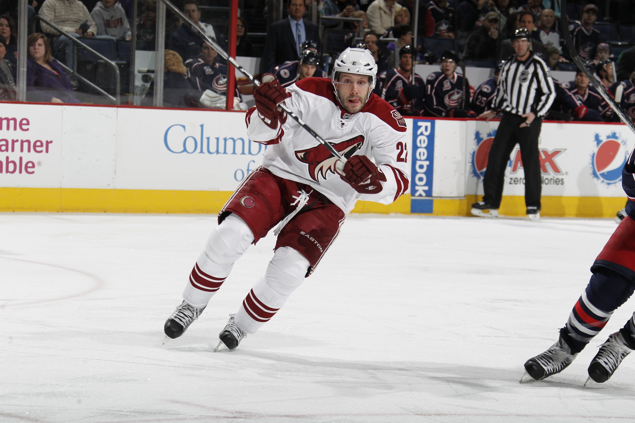 COLUMBUS, OH - JANUARY 11: Lee Stempniak  #22 of the Phoenix Coyotes skates against the Columbus Blue Jackets during a game on January 11, 2011 at the Nationwide Arena in Columbus, Ohio. (Photo by Gregory Shamus/Getty Images)
