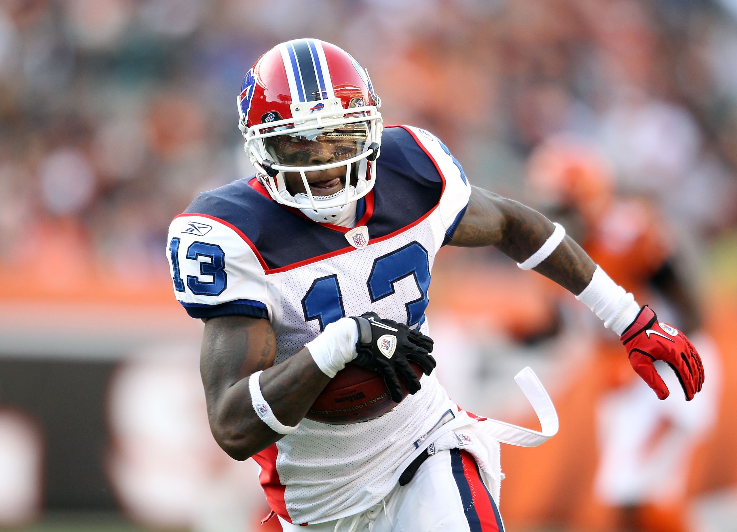 CINCINNATI - NOVEMBER 21:  Steve Johnson #13 of the Buffalo Bills runs for a touchdown during NFL game against the Cincinnati Bengals at Paul Brown Stadium on November 21, 2010 in Cincinnati, Ohio. The Bills won 49-21.  (Photo by Andy Lyons/Getty Images)