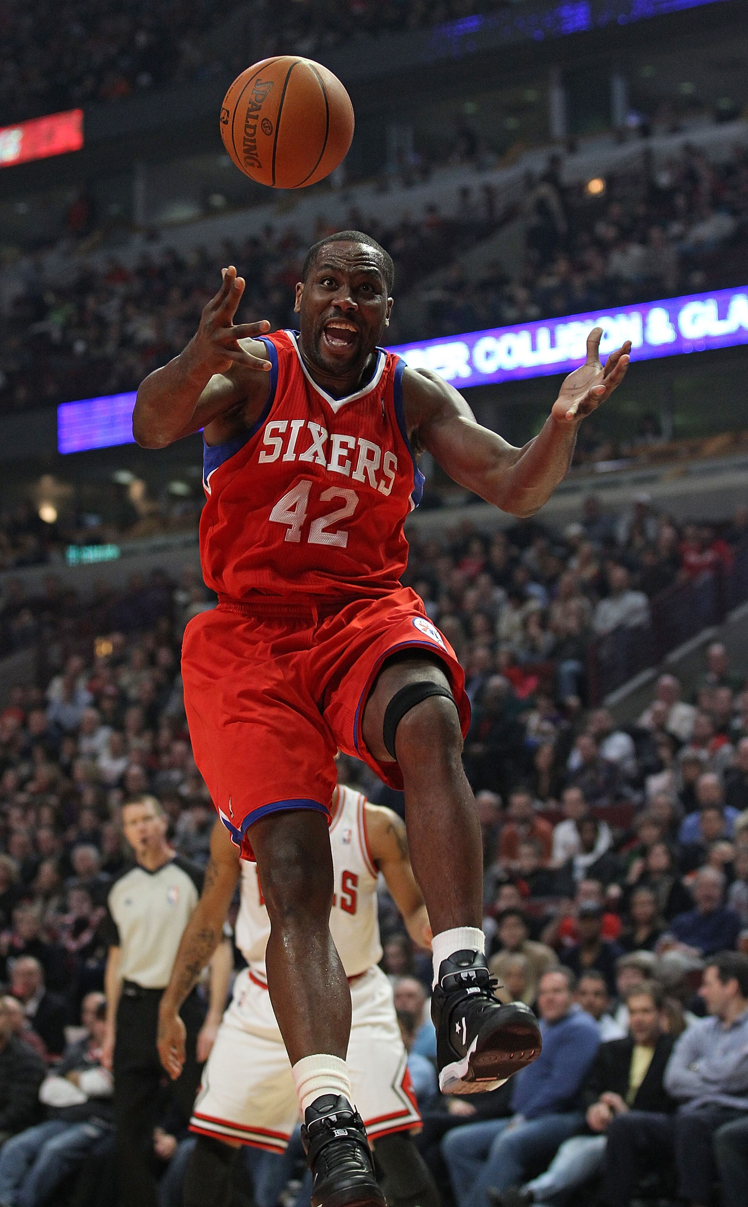 CHICAGO, IL - DECEMBER 21: Elton Brand #42 of the Philadelphia 76ers looses control of the ball after a block by Kurt Thomas of the Chicago Bulls at the United Center on December 21, 2010 in Chicago, Illinois. NOTE TO USER: User expressly acknowledges and CHICAGO, IL - DECEMBER 21: Elton Brand #42 of the Philadelphia 76ers looses control of the ball after a block by Kurt Thomas of the Chicago Bulls at the United Center on December 21, 2010 in Chicago, Illinois. NOTE TO USER: User expressly acknowledges and