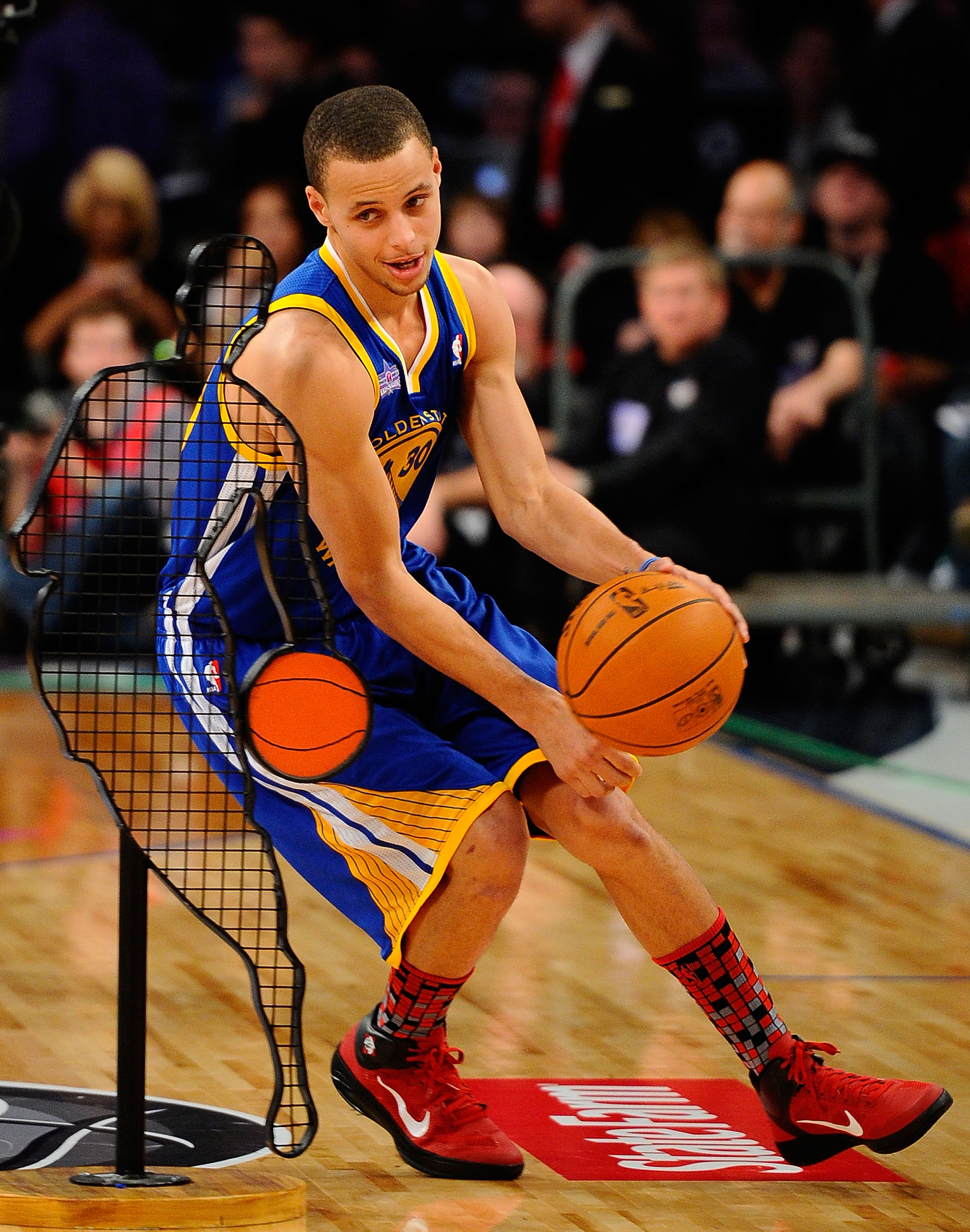 LOS ANGELES, CA - FEBRUARY 19:  Stephen Curry #30 of the Golden State Warriors competes in the Taco Bell Skills Challenge apart of NBA All-Star Saturday Night at Staples Center on February 19, 2011 in Los Angeles, California.  (Photo by Kevork Djansezian/