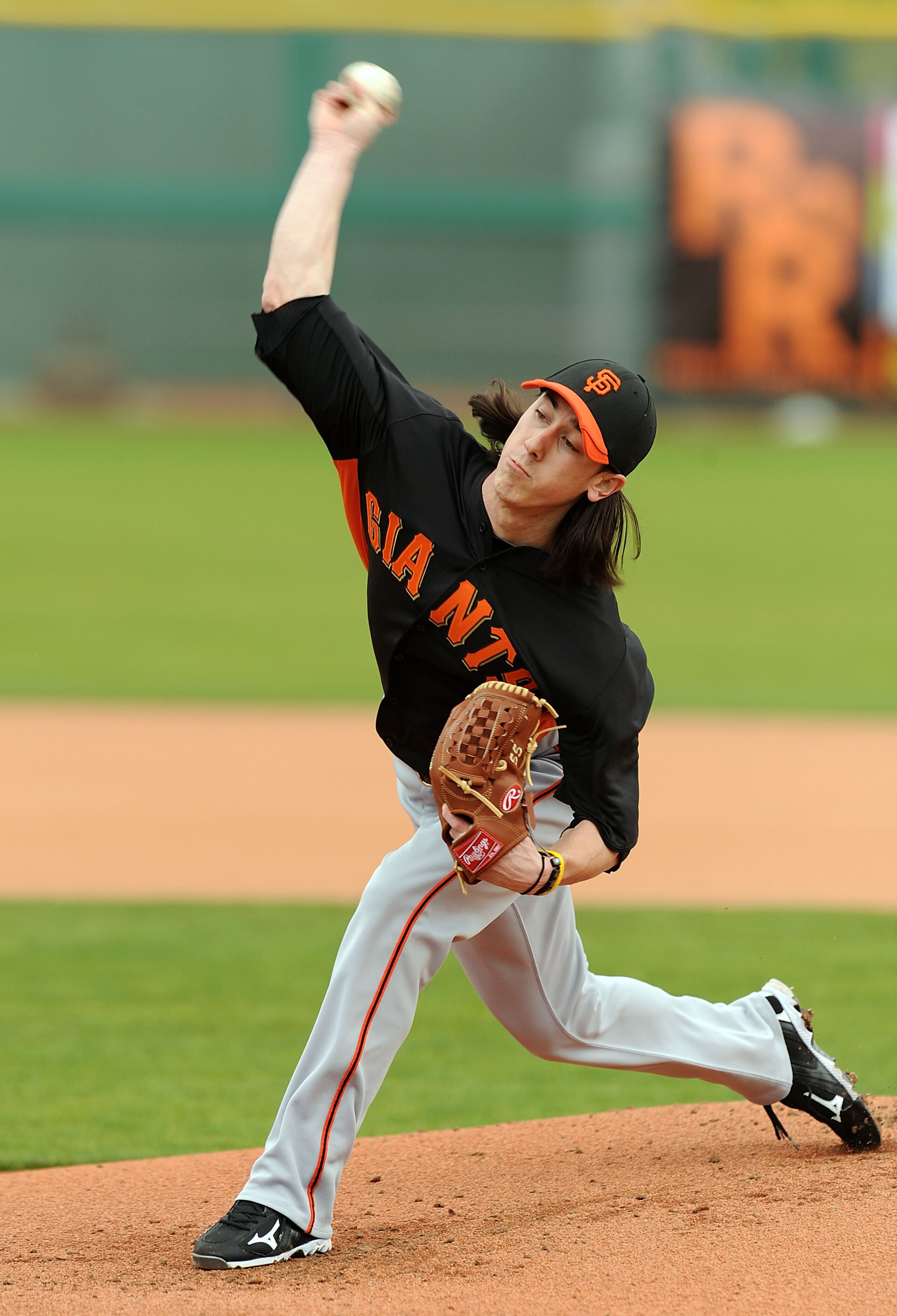 SCOTTSDALE, AZ - FEBRUARY 19: Tim Lincecum #55 of the San Francisco Giants throws live batting practice at Scottsdale Stadium on February 19, 2011 in Scottsdale, Arizona. (Photo by Norm Hall/Getty Images) SCOTTSDALE, AZ - FEBRUARY 19: Tim Lincecum #55 of the San Francisco Giants throws live batting practice at Scottsdale Stadium on February 19, 2011 in Scottsdale, Arizona. (Photo by Norm Hall/Getty Images)