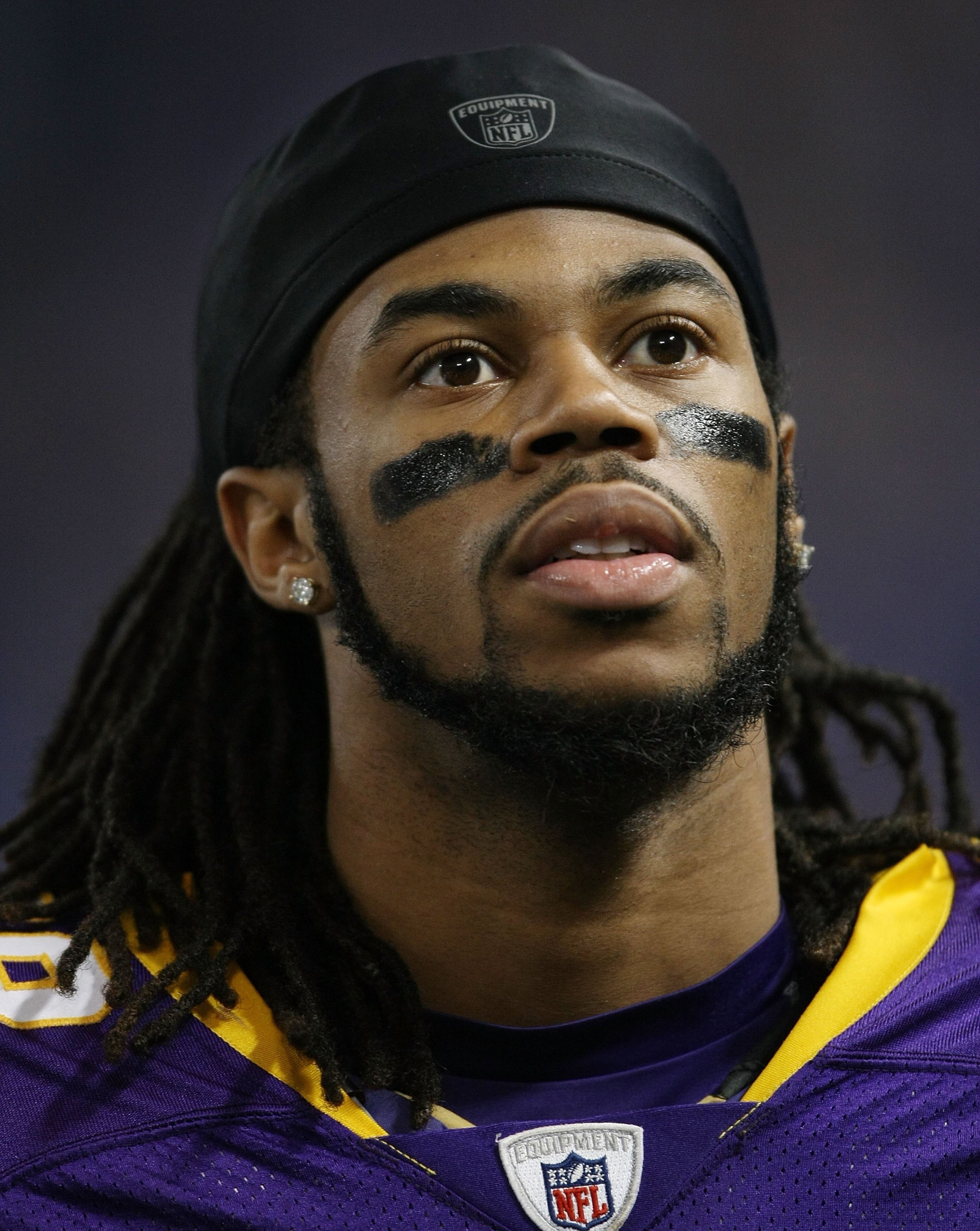MINNEAPOLIS - JANUARY 03:  Sidney Rice #18 of the Minnesota Vikings looks on from the sideline in the fourth quarter against the New York Giants on January 3, 2010 at Hubert H. Humphrey Metrodome in Minneapolis, Minnesota. The Vikings defeated the Giants 