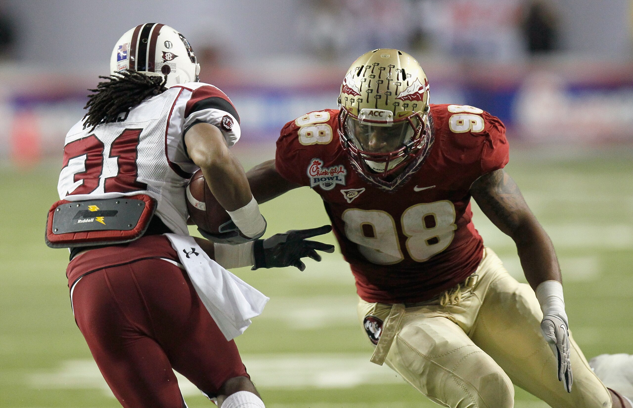 ATLANTA, GA - DECEMBER 31: Markus White #98 of the Florida State Seminoles against the South Carolina Gamecocks during the 2010 Chick-fil-A Bowl at Georgia Dome on December 31, 2010 in Atlanta, Georgia. (Photo by Kevin C. Cox/Getty Images) ATLANTA, GA - DECEMBER 31: Markus White #98 of the Florida State Seminoles against the South Carolina Gamecocks during the 2010 Chick-fil-A Bowl at Georgia Dome on December 31, 2010 in Atlanta, Georgia. (Photo by Kevin C. Cox/Getty Images)