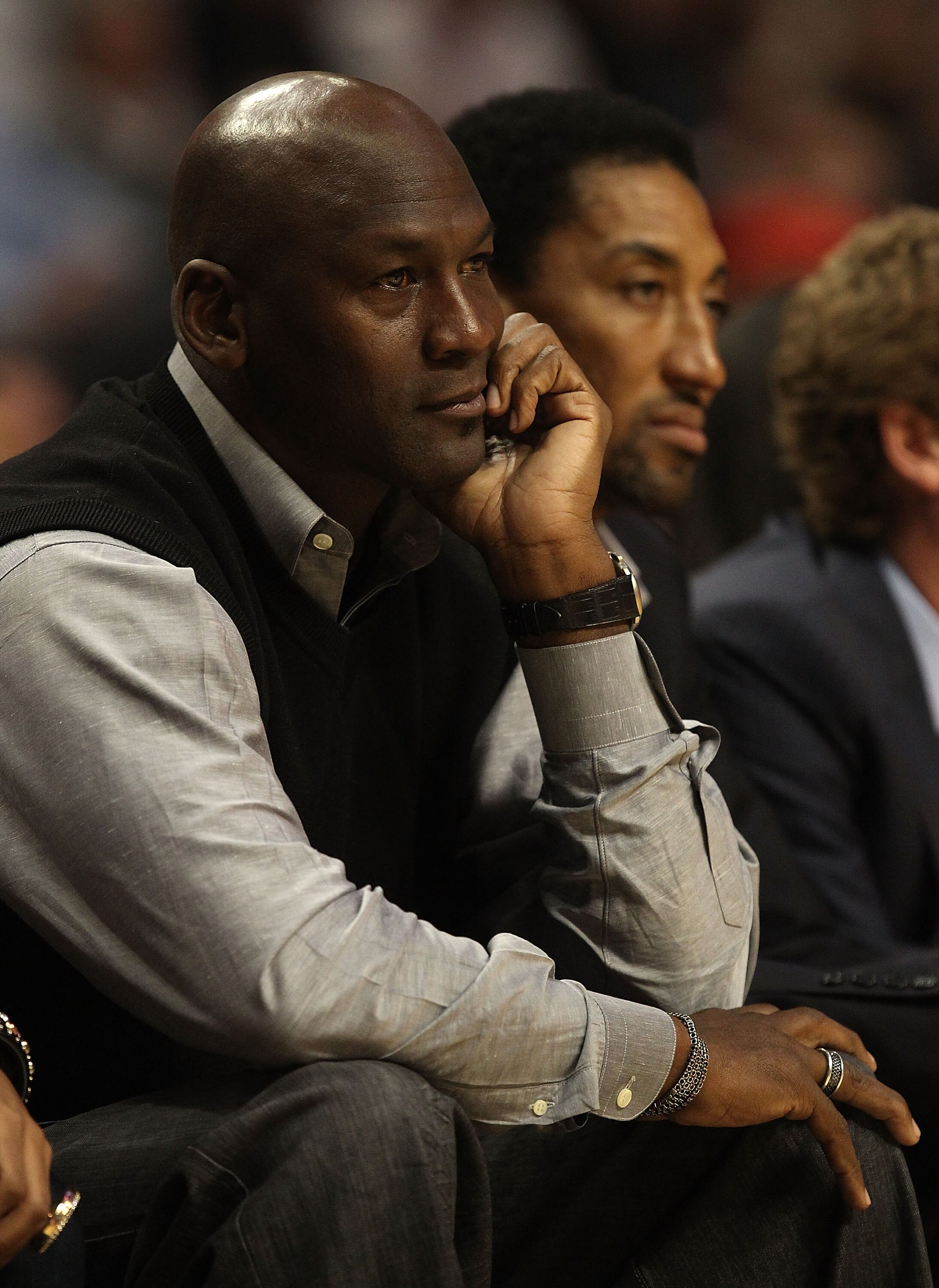 CHICAGO, IL - FEBRUARY 15: Former players Michael Jordan and Scottie Pippen of the Chicago Bulls watch a game between the Bulls and the Charlotte Bobcats at the United Center on February 15, 2011 in Chicago, Illinois. The Bulls defeated the Bobcats 106-94