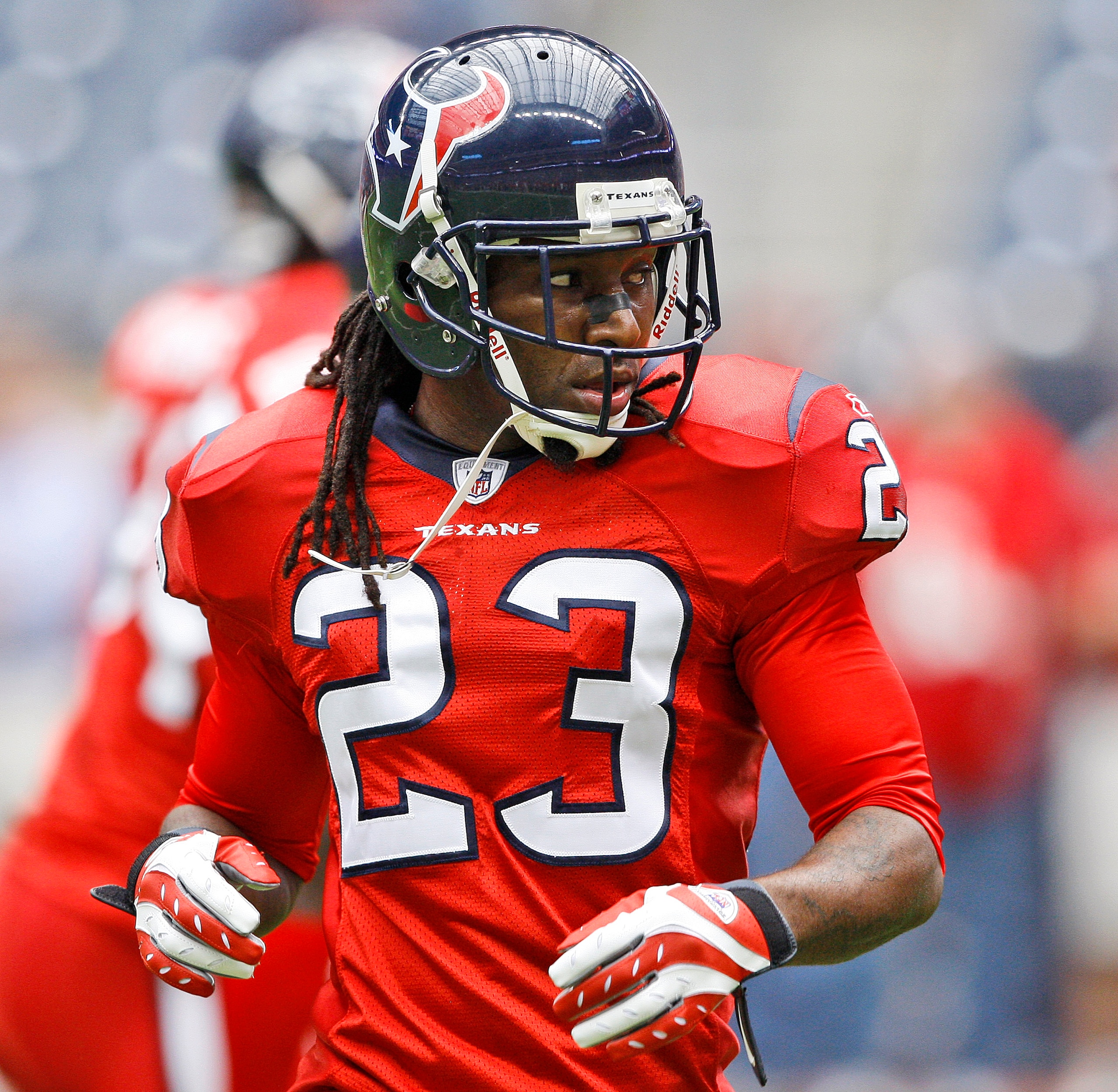 HOUSTON - SEPTEMBER 27: Cornerback Dunta Robinson #23 during warmups at Reliant Stadium on September 27, 2009 in Houston, Texas. (Photo by Bob Levey/Getty Images) HOUSTON - SEPTEMBER 27: Cornerback Dunta Robinson #23 during warmups at Reliant Stadium on September 27, 2009 in Houston, Texas. (Photo by Bob Levey/Getty Images)