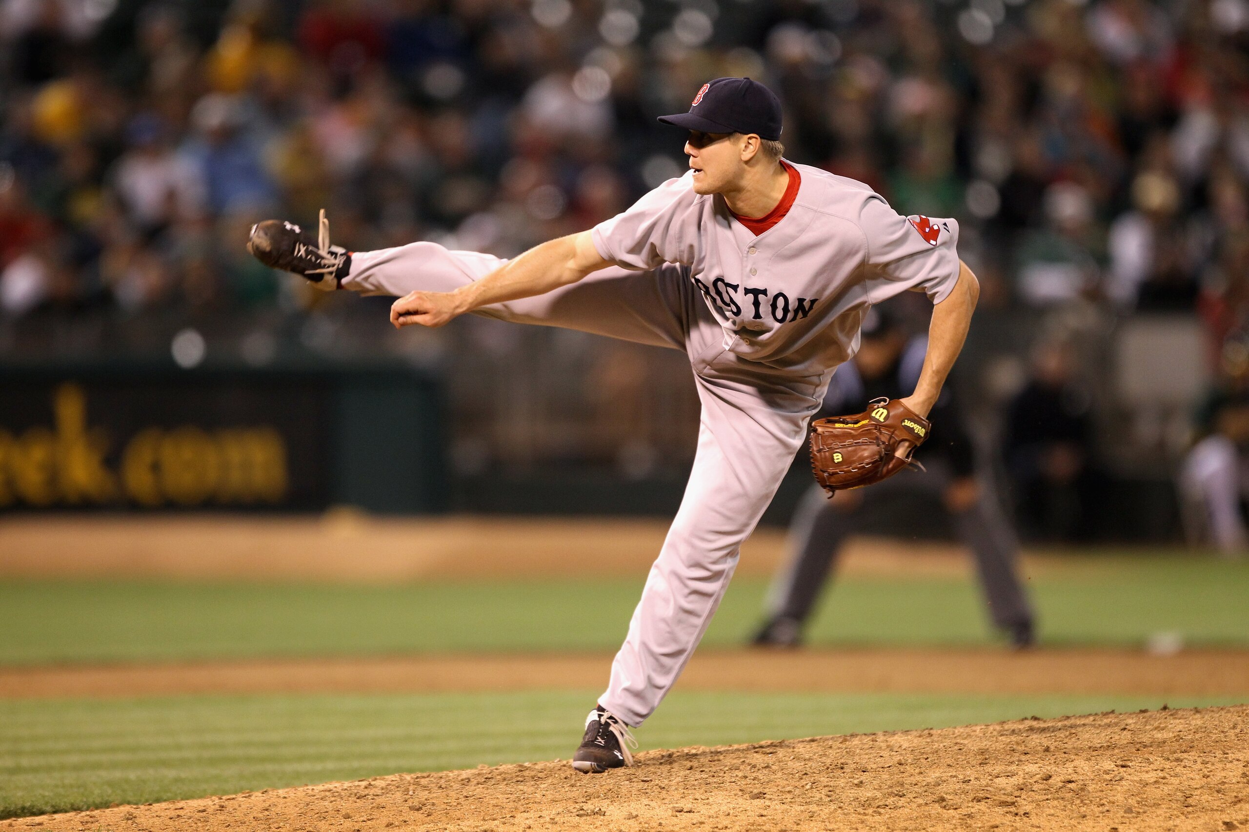OAKLAND, CA - JULY 19:  Jonathan Papelbon #58 of the Boston Red Sox pitches against the Oakland Athletics at the Oakland-Alameda County Coliseum  on July 19, 2010 in Oakland, California.  (Photo by Ezra Shaw/Getty Images)