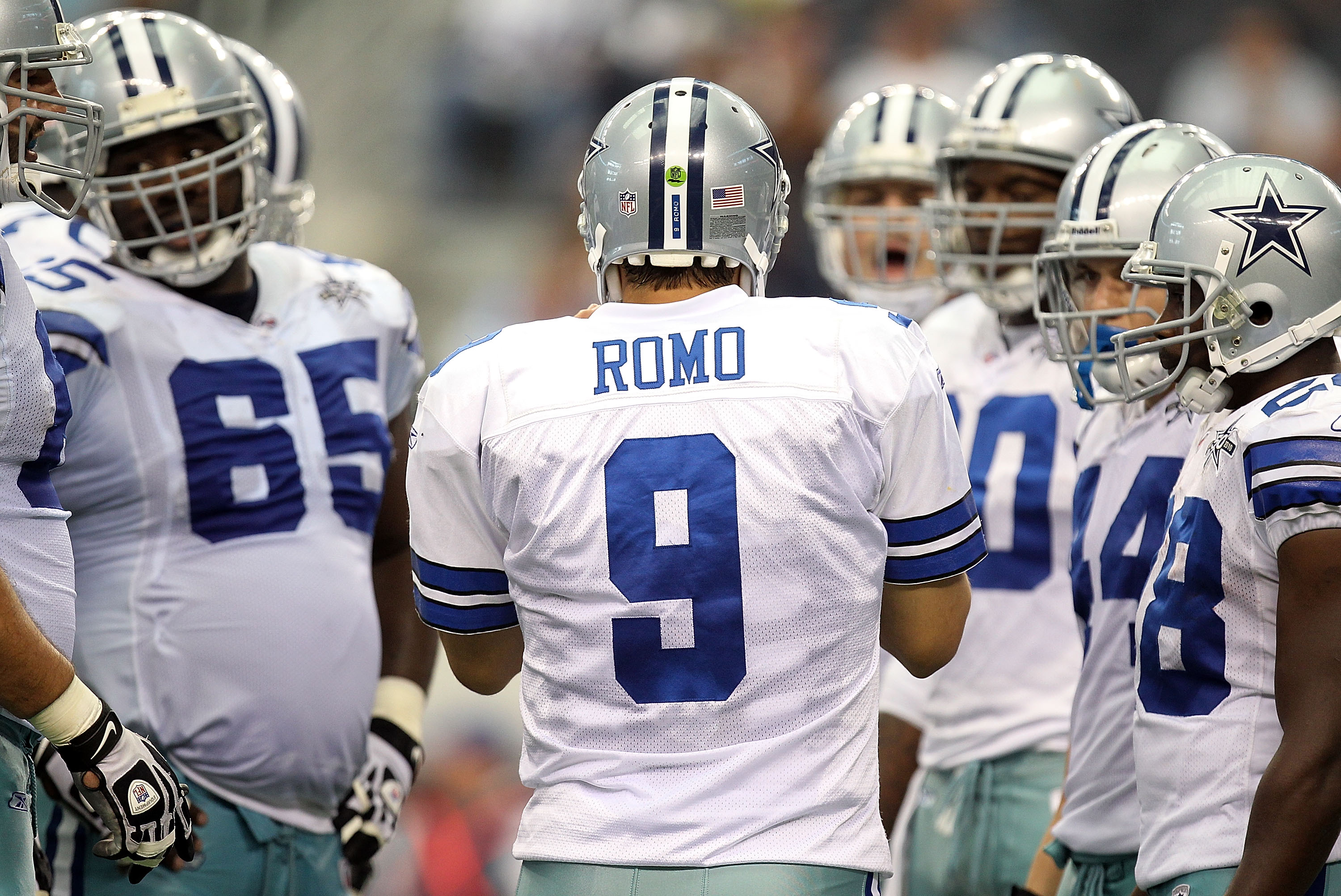 ARLINGTON, TX - SEPTEMBER 19:  Quarterback Tony Romo #9 of the Dallas Cowboys at Cowboys Stadium on September 19, 2010 in Arlington, Texas.  (Photo by Ronald Martinez/Getty Images)