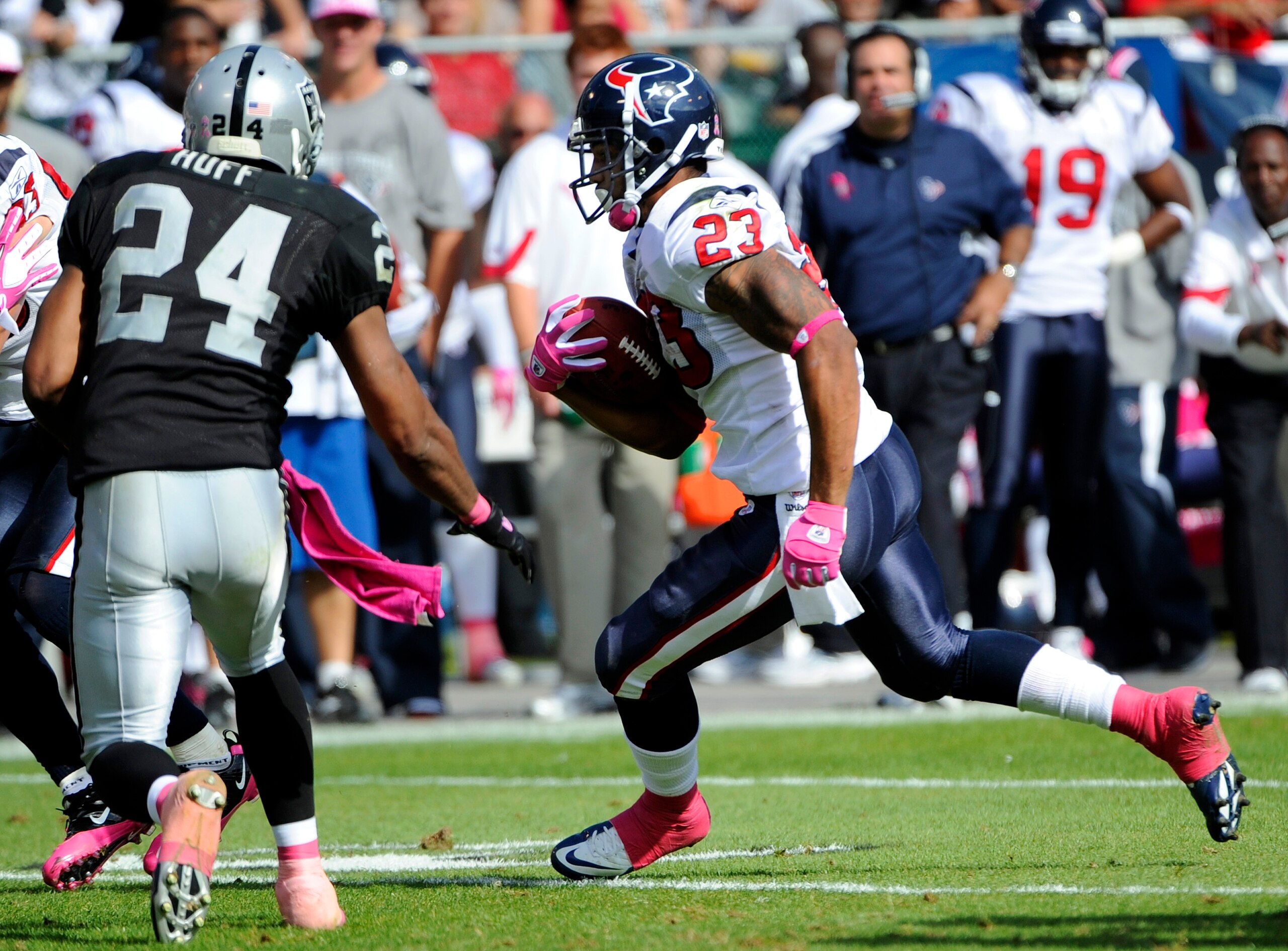 OAKLAND, CA - OCTOBER 3: Running back Arian Foster #23 of the Houston Texans carries the ball against the Oakland Raiders during an NFL football game October 3, 2010 at The Oakland-Alameda County Coliseum in Oakland, California. The Texans won the game OAKLAND, CA - OCTOBER 3: Running back Arian Foster #23 of the Houston Texans carries the ball against the Oakland Raiders during an NFL football game October 3, 2010 at The Oakland-Alameda County Coliseum in Oakland, California. The Texans won the game