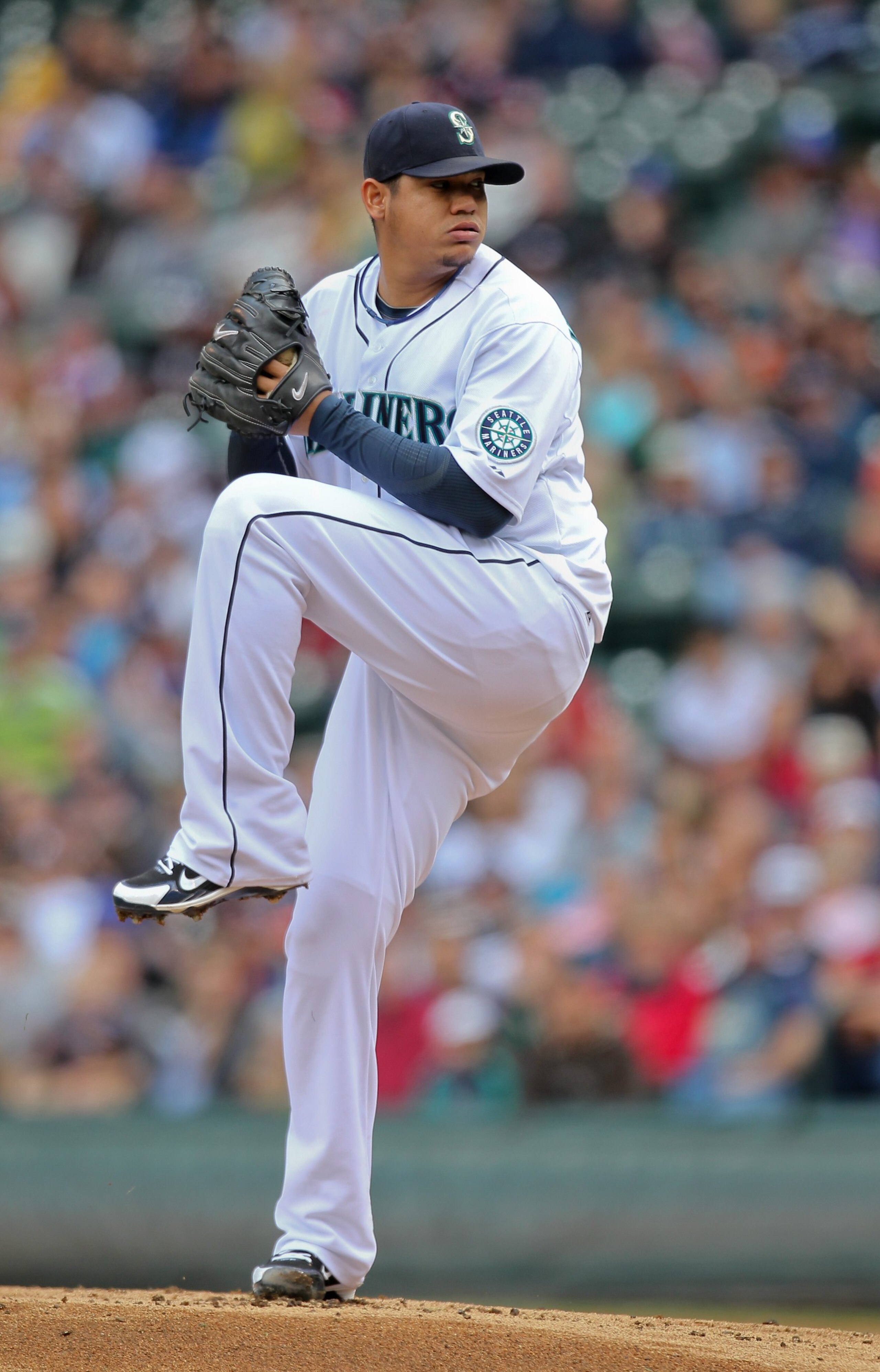 SEATTLE - MAY 23:  Starting pitcher Felix Hernandez #34 of the Seattle Mariners pitches against the San Diego Padres at Safeco Field on May 23, 2010 in Seattle, Washington. (Photo by Otto Greule Jr/Getty Images)