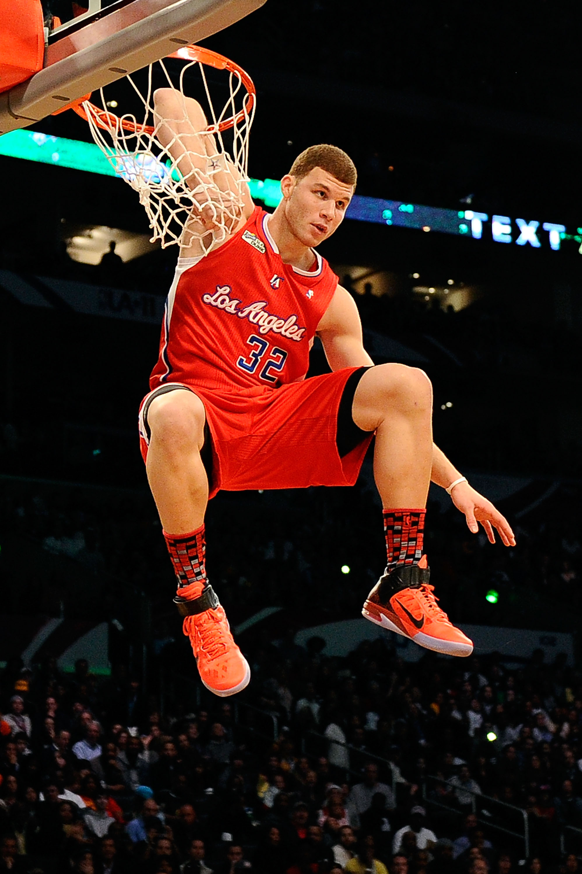 LOS ANGELES, CA - FEBRUARY 19:  Blake Griffin #32 of the Los Angeles Clippers dunks the ball as his elbow hangs on the rim in the Sprite Slam Dunk Contest apart of NBA All-Star Saturday Night at Staples Center on February 19, 2011 in Los Angeles, Californ
