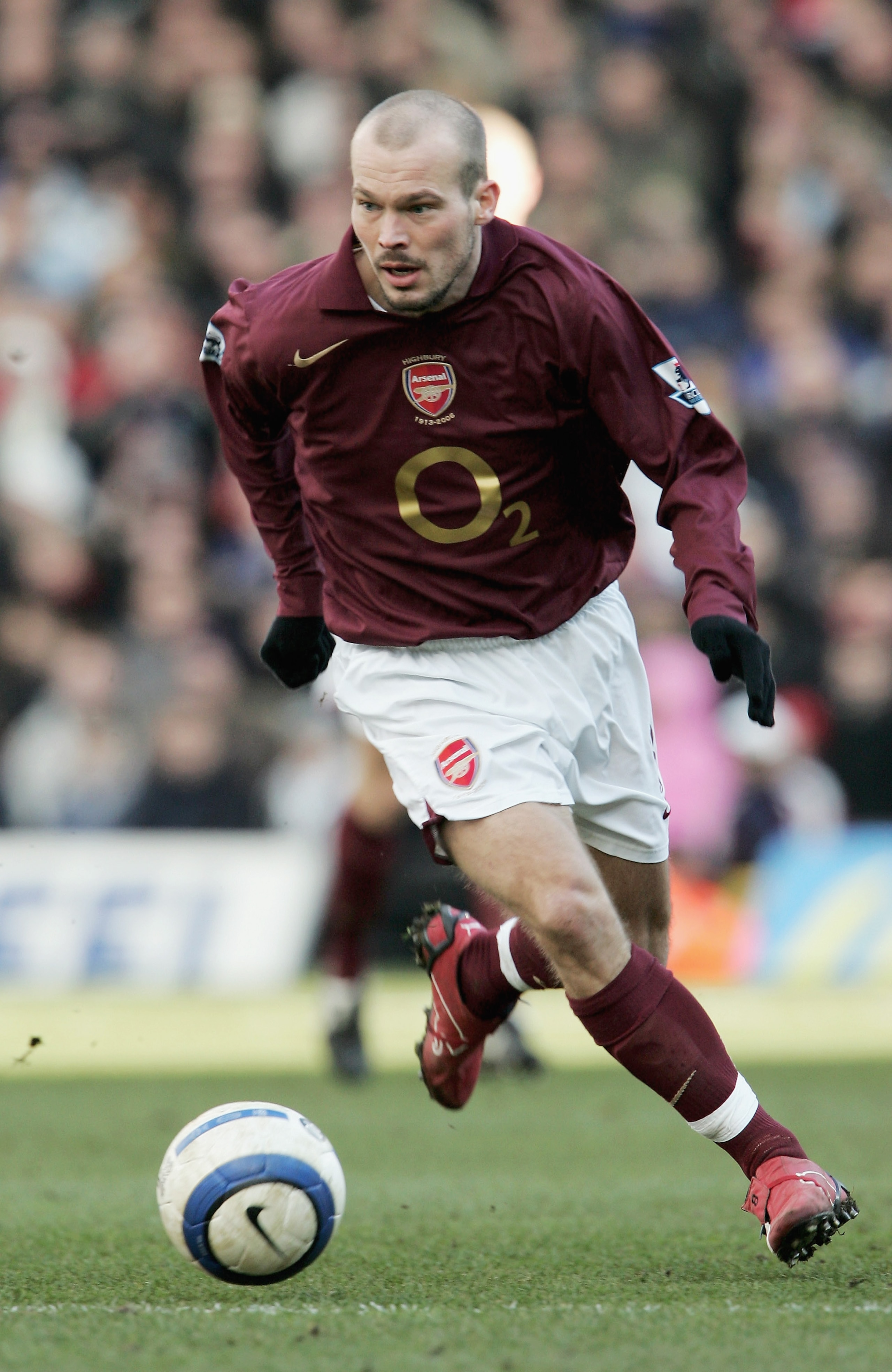 LONDON - MARCH 04:  LONDON -MARCH 04: Fredrik Ljungberg of Arsenal tackles the ball during the Barclays Premiership match between Fulham and Arsenal at Craven Cottage on March 04, 2006 in London, England.  (Photo by Phil Cole/Getty Images)