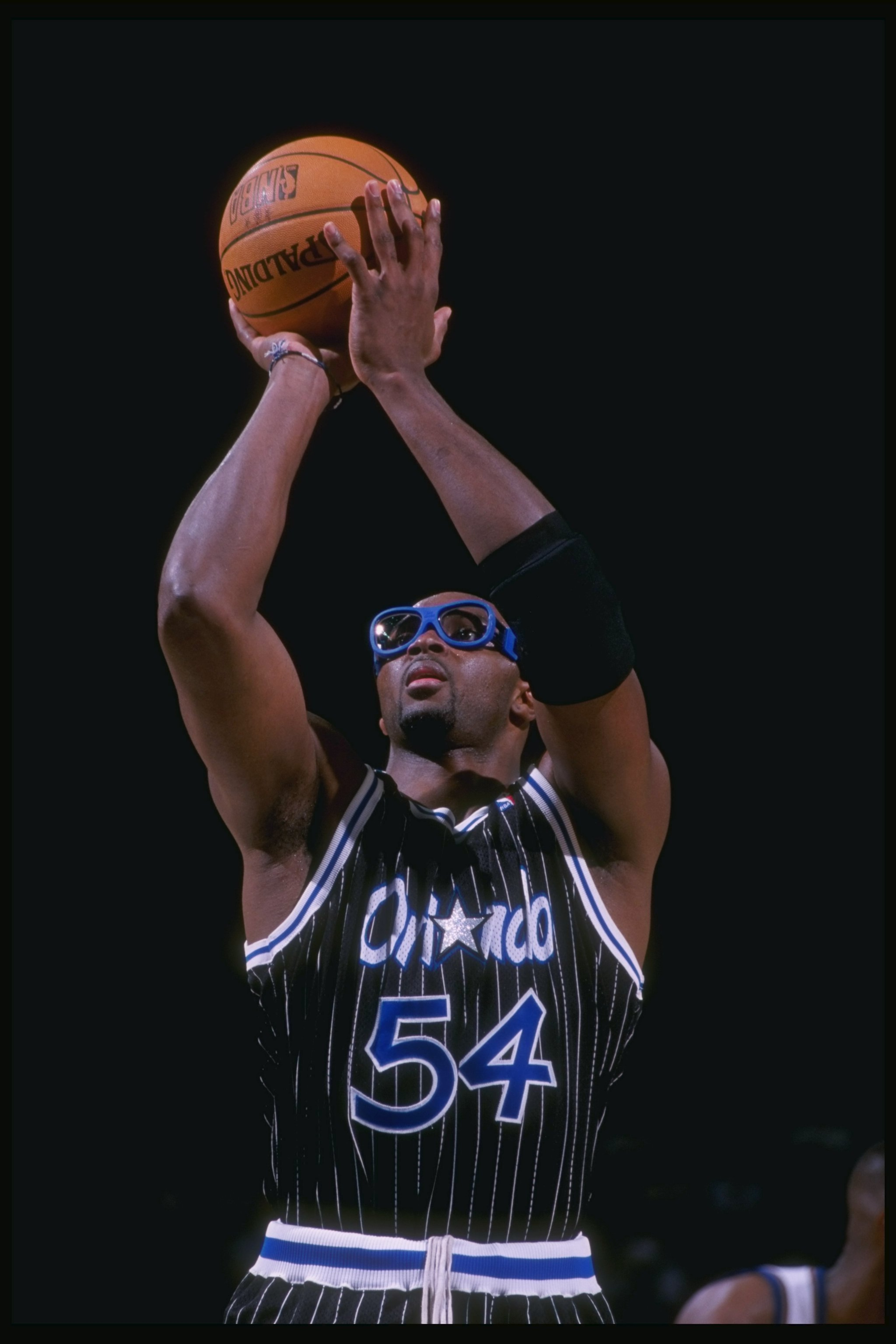15 Nov 1997:  Forward Horace Grant of the Orlando Magic prepares to shoot the ball during a game against the Washington Wizards at the USAir Arena in Landover, Maryland.  The Magic won the game 102-91. Mandatory Credit: Doug Pensinger  /Allsport