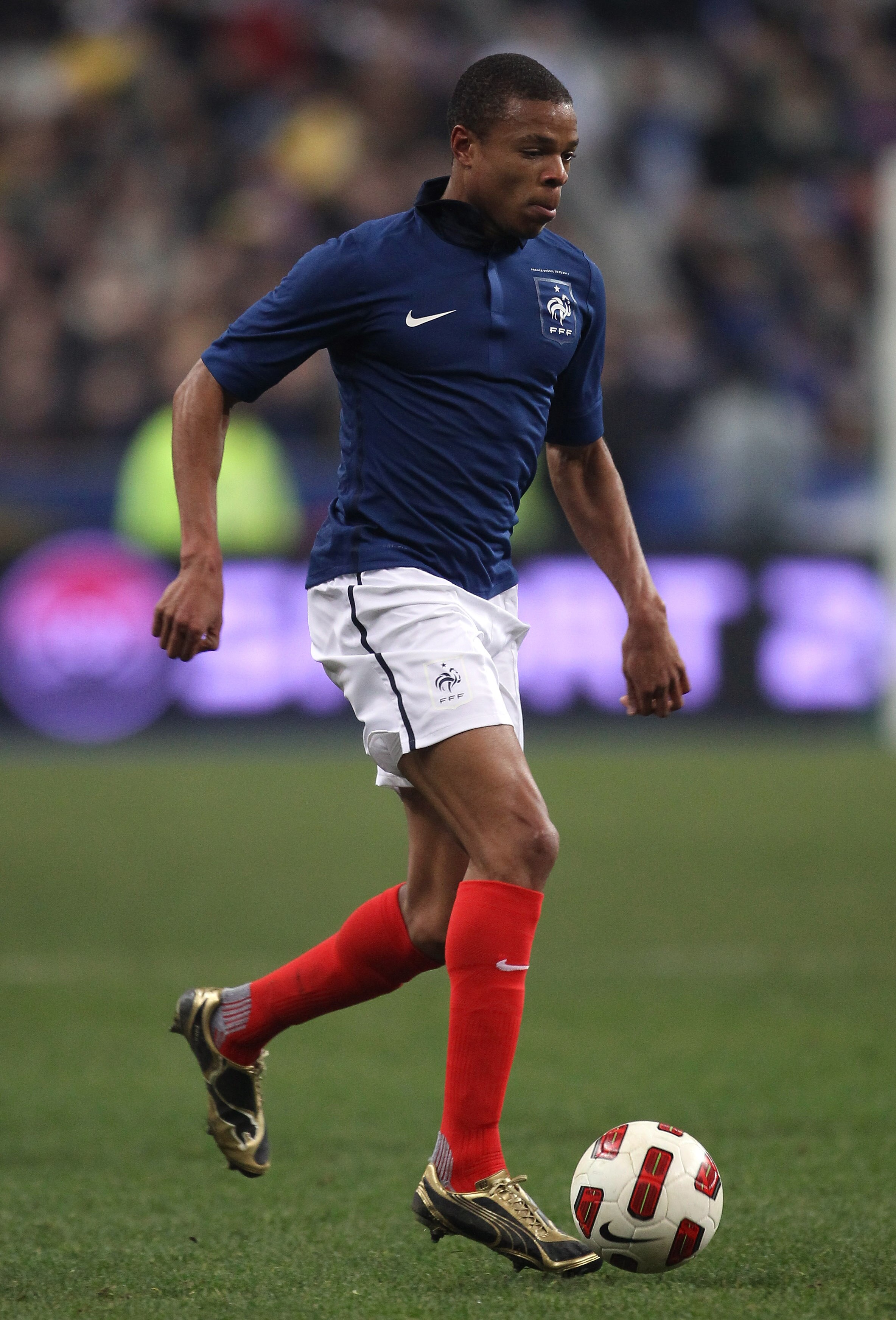 PARIS, FRANCE - FEBRUARY 09:  Loic Remy of France runs with the ball during the International friendly match between France and Brazil at Stade de France on February 9, 2011 in Paris, France.  (Photo by Alex Livesey/Getty Images)