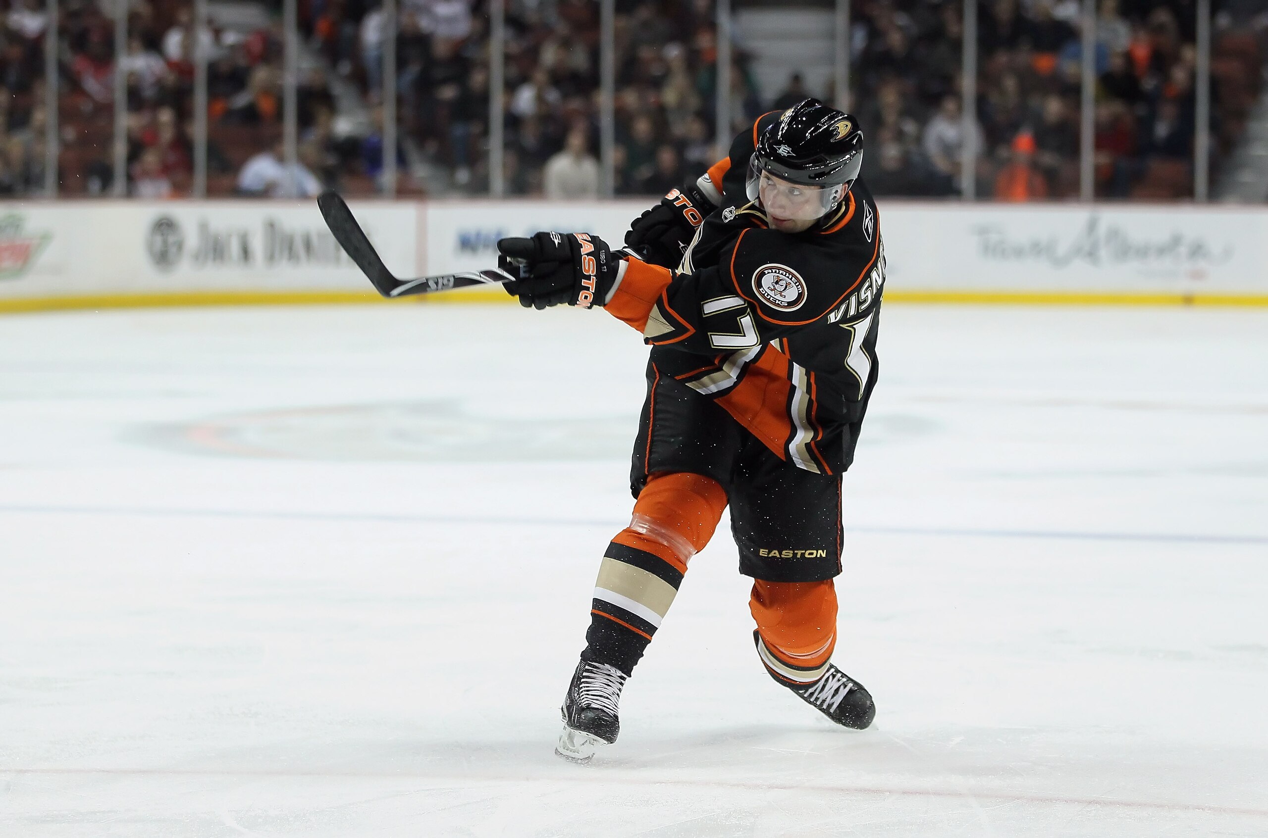 ANAHEIM, CA - FEBRUARY 16:  Lubomir Visnovsky #17 of the Anaheim Ducks skates against the Washington Capitals at the Honda Center on February 16, 2011 in Anaheim, California.  (Photo by Jeff Gross/Getty Images)