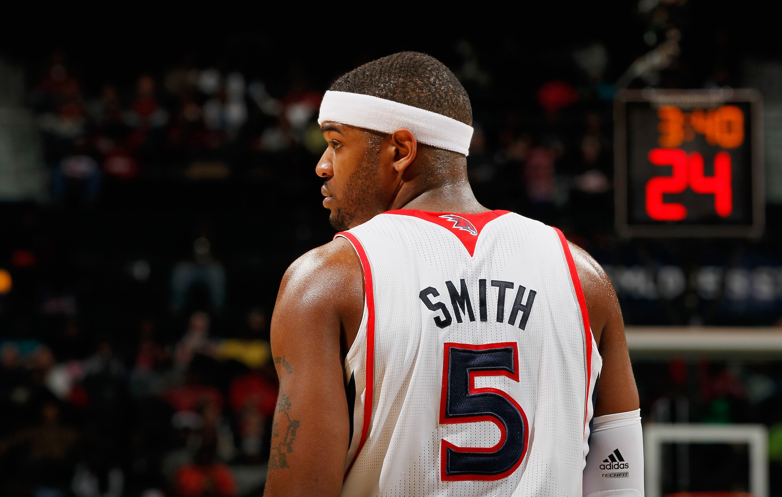 ATLANTA, GA - FEBRUARY 12: Josh Smith #5 of the Atlanta Hawks waits for an inbounds pass by the Charlotte Bobcats at Philips Arena on February 12, 2011 in Atlanta, Georgia. NOTE TO USER: User expressly acknowledges and agrees that, by downloading and/or ATLANTA, GA - FEBRUARY 12: Josh Smith #5 of the Atlanta Hawks waits for an inbounds pass by the Charlotte Bobcats at Philips Arena on February 12, 2011 in Atlanta, Georgia. NOTE TO USER: User expressly acknowledges and agrees that, by downloading and/or