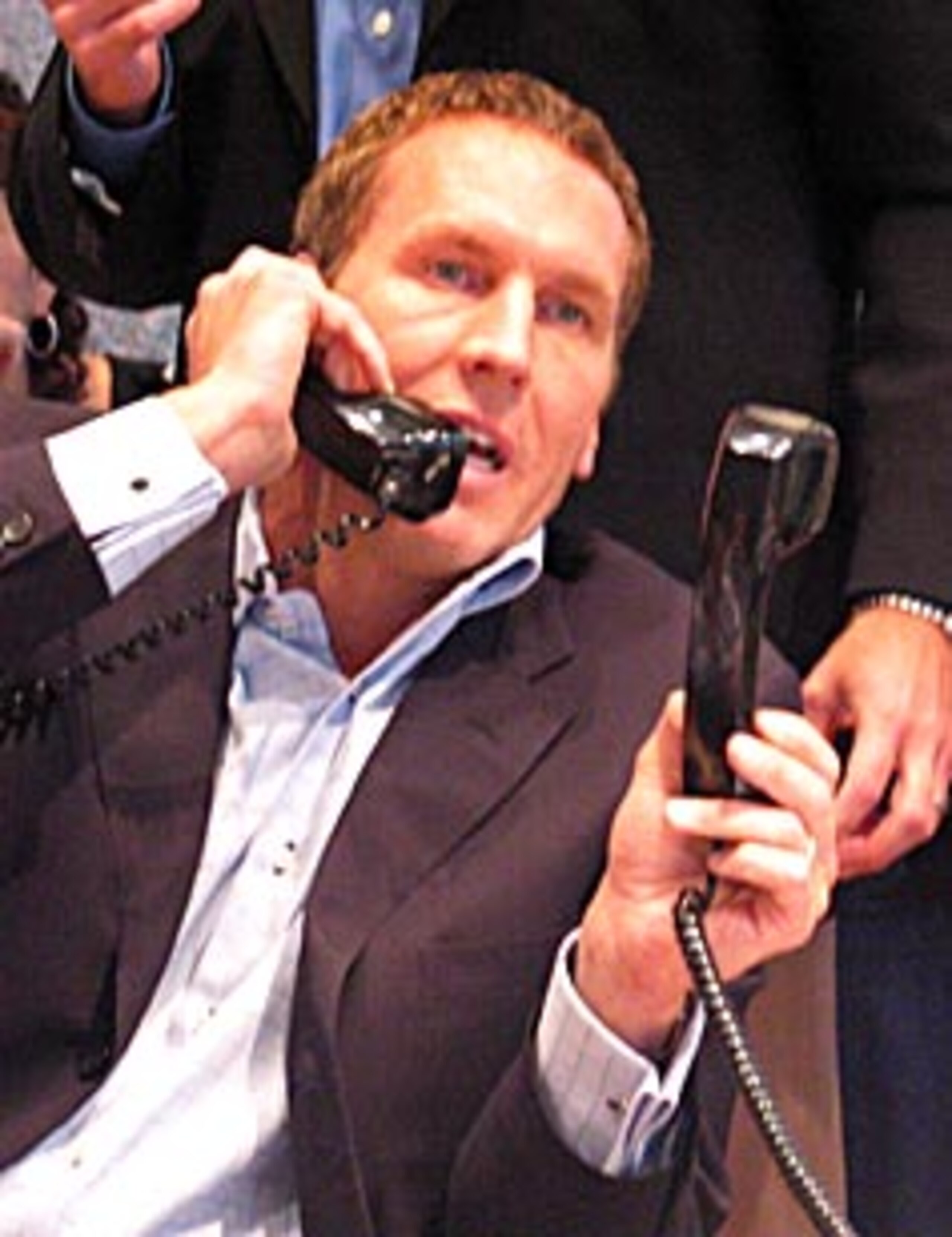 http://3.bp.blogspot.com/_GsJR74B9Xkw/RnQ5CPL89gI/AAAAAAAAAdI/EGiMmfysvv4/s400/Bryan+Colangelo.jpg