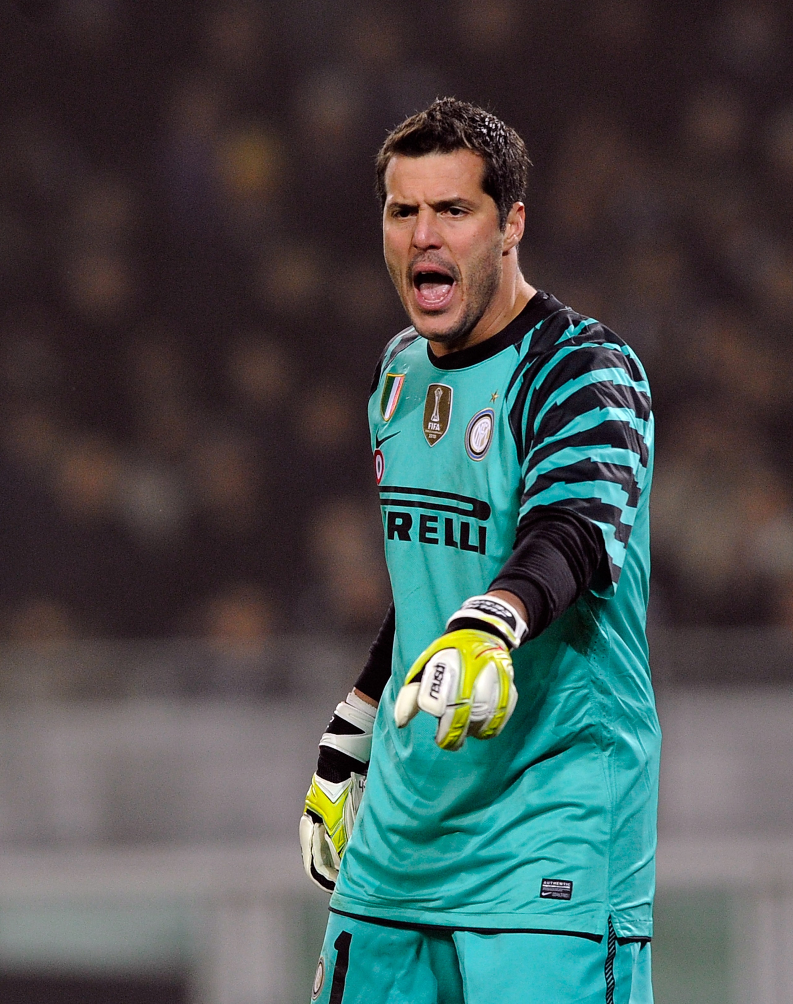TURIN, ITALY - FEBRUARY 13:  Julio Cesar of FC Inter Milan during the Serie A match between Juventus FC and FC Internazionale Milano at Olimpico Stadium on February 13, 2011 in Turin, Italy.  (Photo by Claudio Villa/Getty Images)
