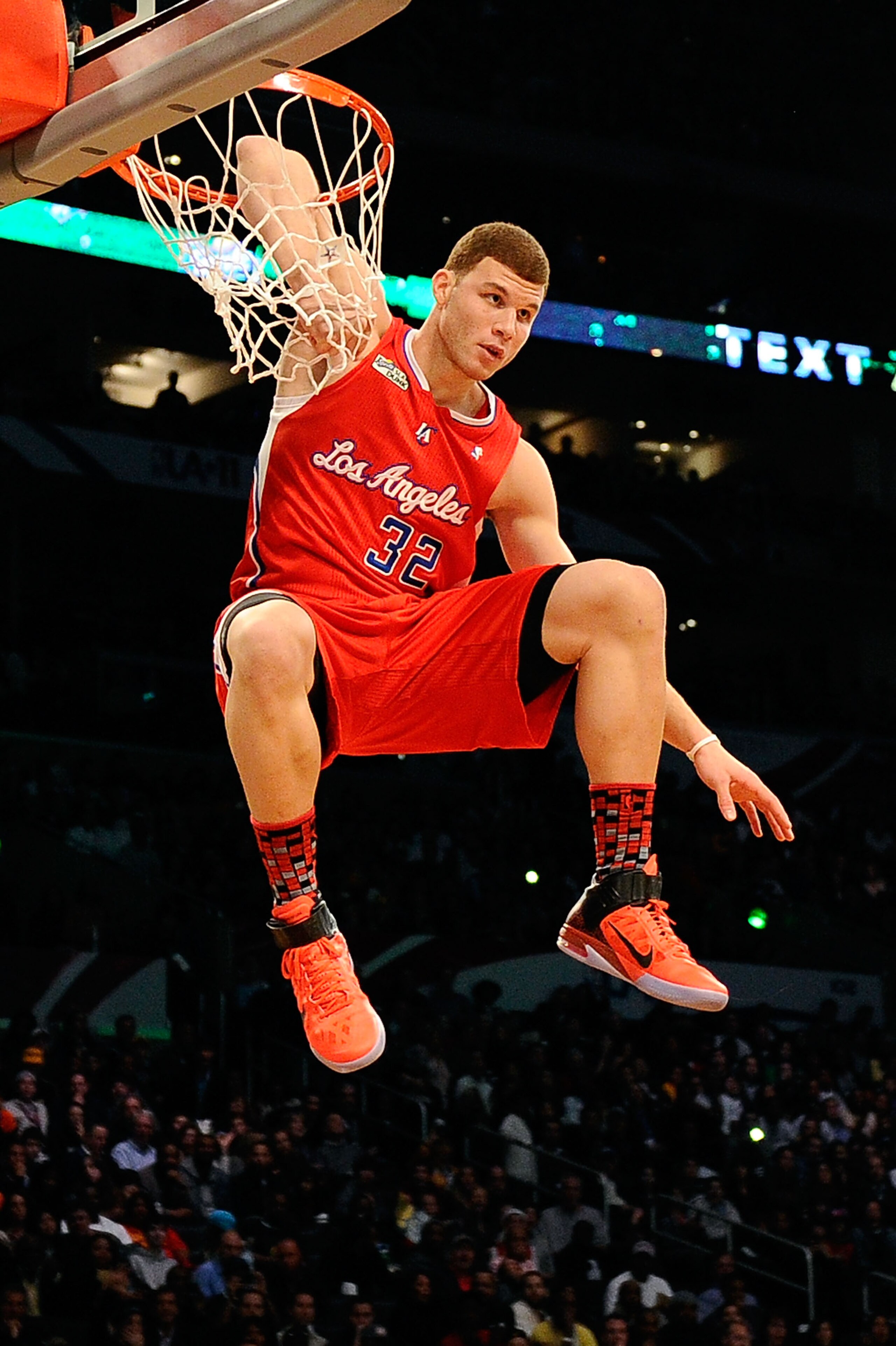 LOS ANGELES, CA - FEBRUARY 19: Blake Griffin #32 of the Los Angeles Clippers dunks the ball as his elbow hangs on the rim in the Sprite Slam Dunk Contest apart of NBA All-Star Saturday Night at Staples Center on February 19, 2011 in Los Angeles, Californ LOS ANGELES, CA - FEBRUARY 19: Blake Griffin #32 of the Los Angeles Clippers dunks the ball as his elbow hangs on the rim in the Sprite Slam Dunk Contest apart of NBA All-Star Saturday Night at Staples Center on February 19, 2011 in Los Angeles, Californ