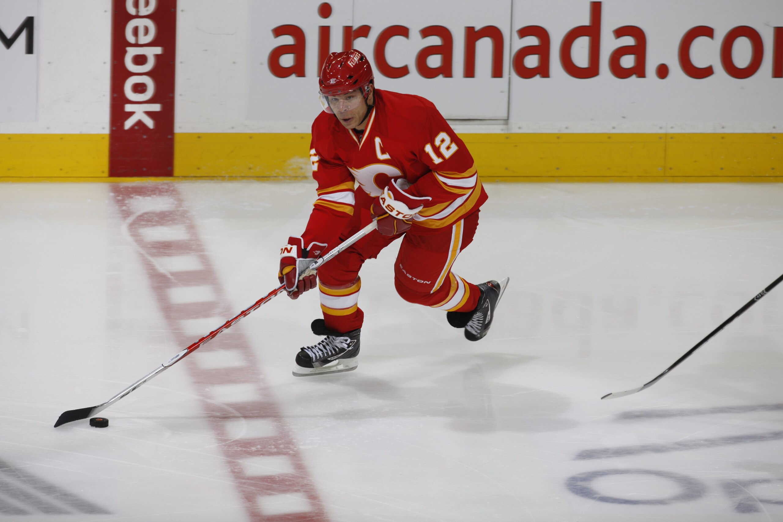 CALGARY, CANADA - FEBRUARY 9: Jarome Iginla #12 of the Calgary Flames skates against the Ottawa Senators on February 9, 2011 at Scotiabank Saddledome in Calgary, Alberta, Canada. (Photo by Dale MacMillan/Getty Images)