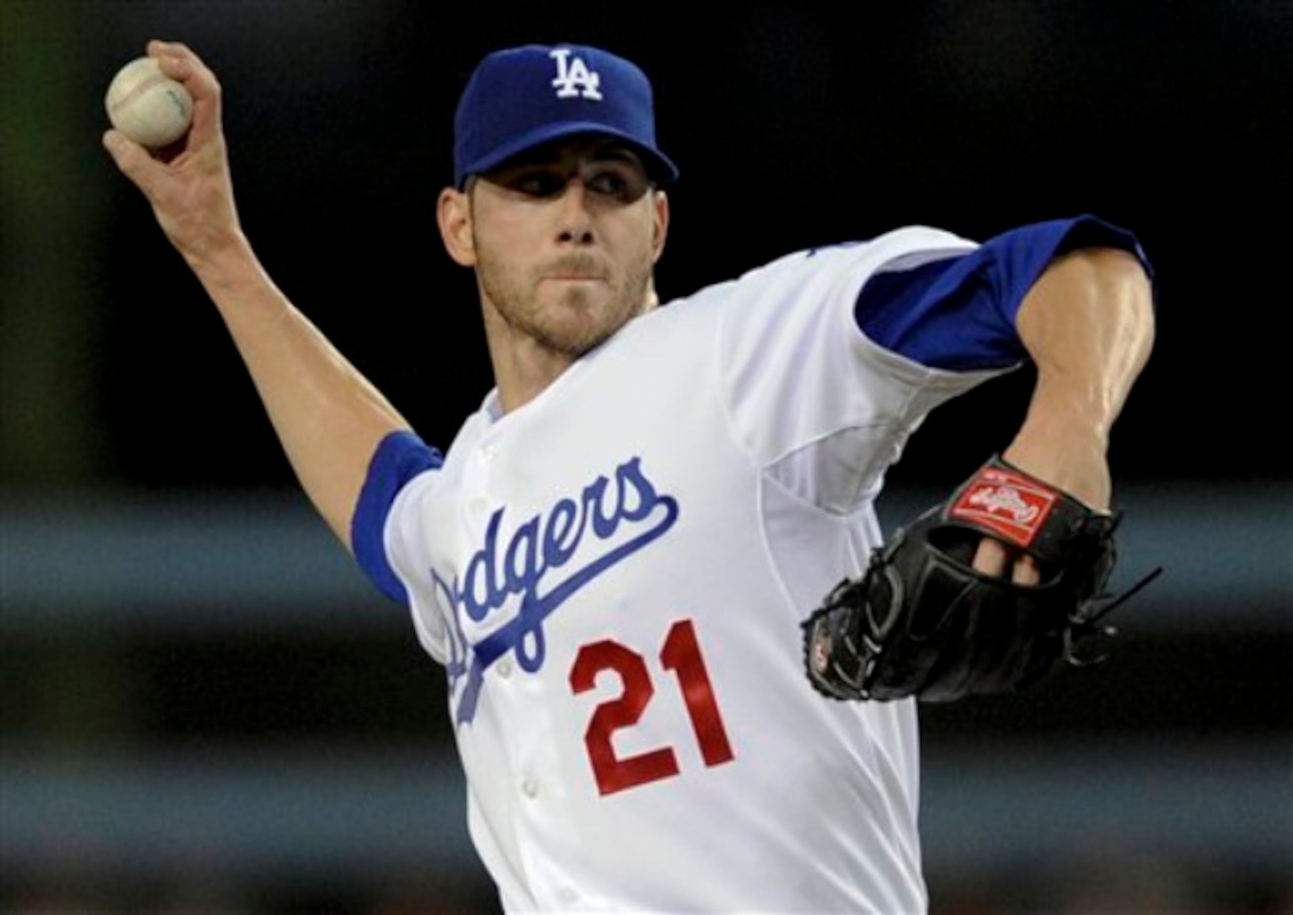 Jon Garland returns to the Dodgers, a team he pitched well for in six 2009 starts.