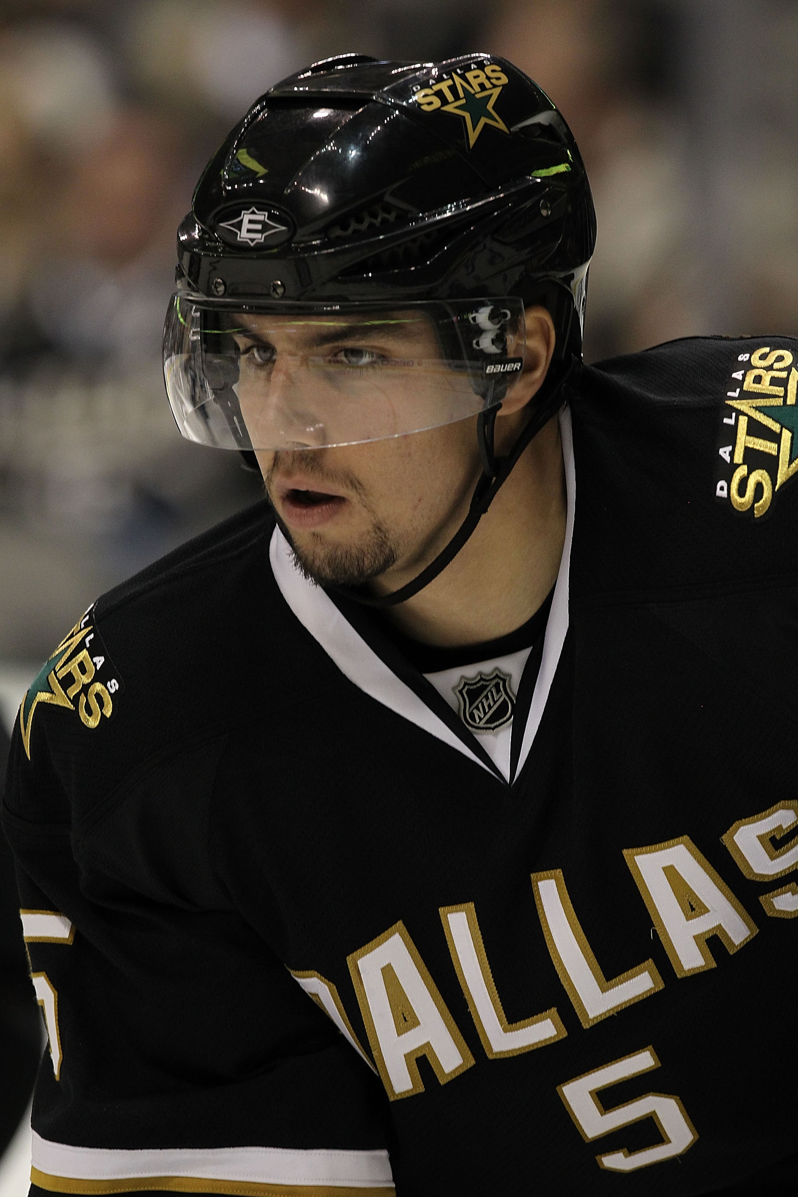 DALLAS, TX - DECEMBER 23:  Matt Niskanen #5 of the Dallas Stars at American Airlines Center on December 23, 2010 in Dallas, Texas.  (Photo by Ronald Martinez/Getty Images)
