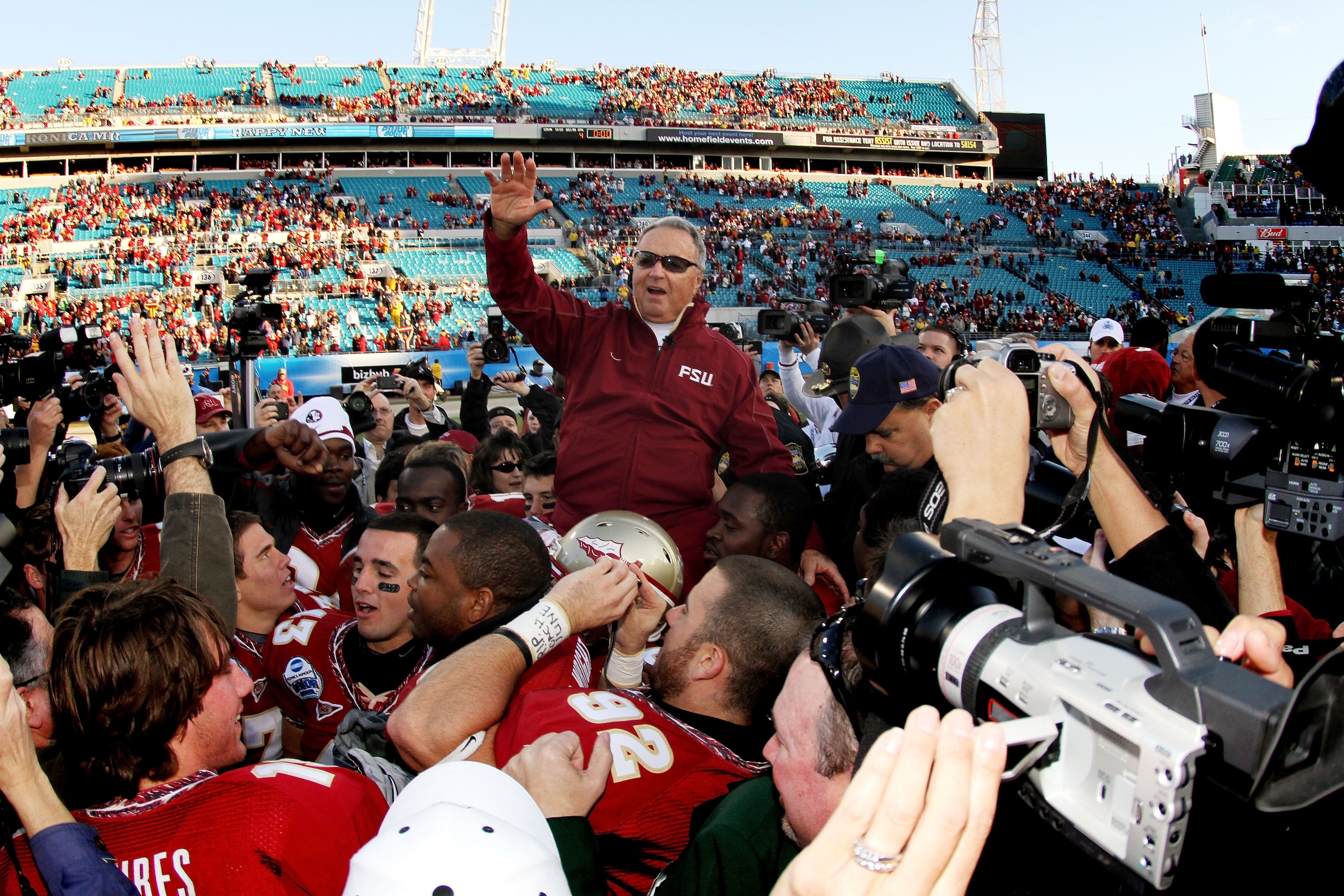 JACKSONVILLE, FL - JANUARY 01: Head coach Bobby Bowden of the Florida State Seminoles is carried off the field by his players after defeating the West Virginia Mountaineers during the Konica Minolta Gator Bowl on January 1, 2010 at Jacksonville Municipal JACKSONVILLE, FL - JANUARY 01: Head coach Bobby Bowden of the Florida State Seminoles is carried off the field by his players after defeating the West Virginia Mountaineers during the Konica Minolta Gator Bowl on January 1, 2010 at Jacksonville Municipal
