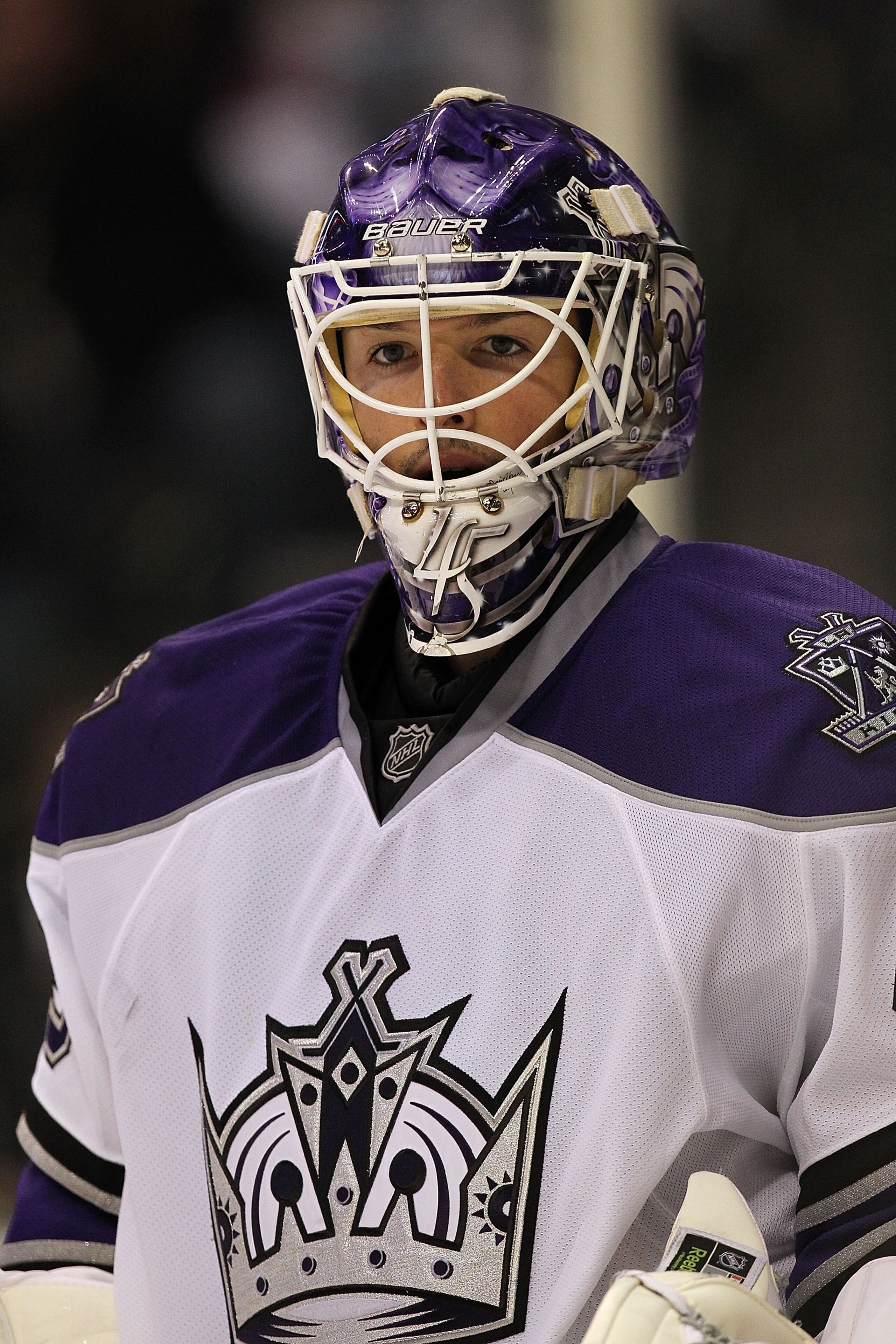 DALLAS, TX - JANUARY 17:  Goalie Jonathan Bernier #45 of the Los Angeles Kings during play against the Dallas Stars at American Airlines Center on January 17, 2011 in Dallas, Texas.  (Photo by Ronald Martinez/Getty Images)