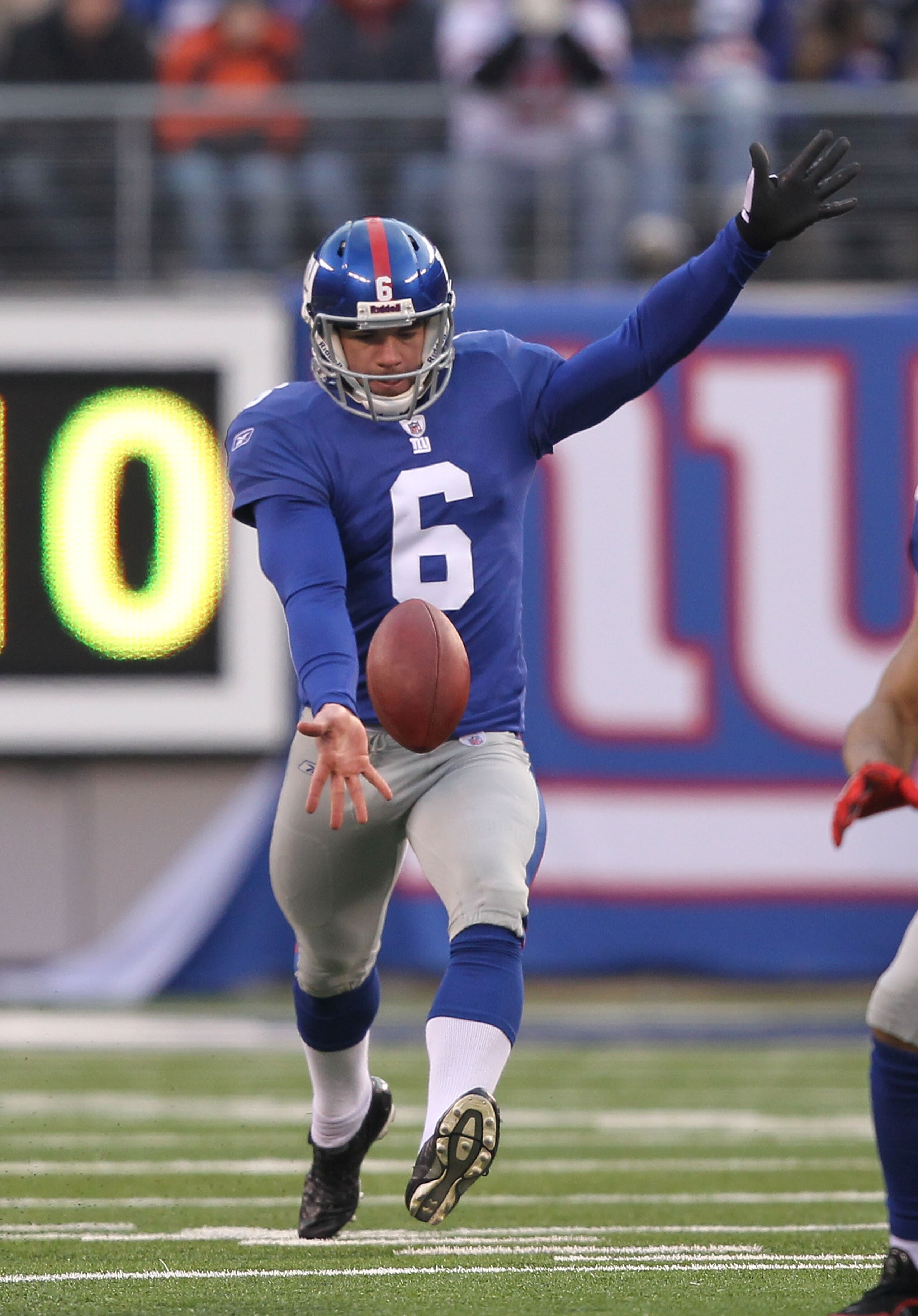 EAST RUTHERFORD, NJ - DECEMBER 19:  Matt Dodge #6 of the New York Giants punts the ball to the Philadelphia Eagles during their game on December 19, 2010 at The New Meadowlands Stadium in East Rutherford, New Jersey.  (Photo by Al Bello/Getty Images)