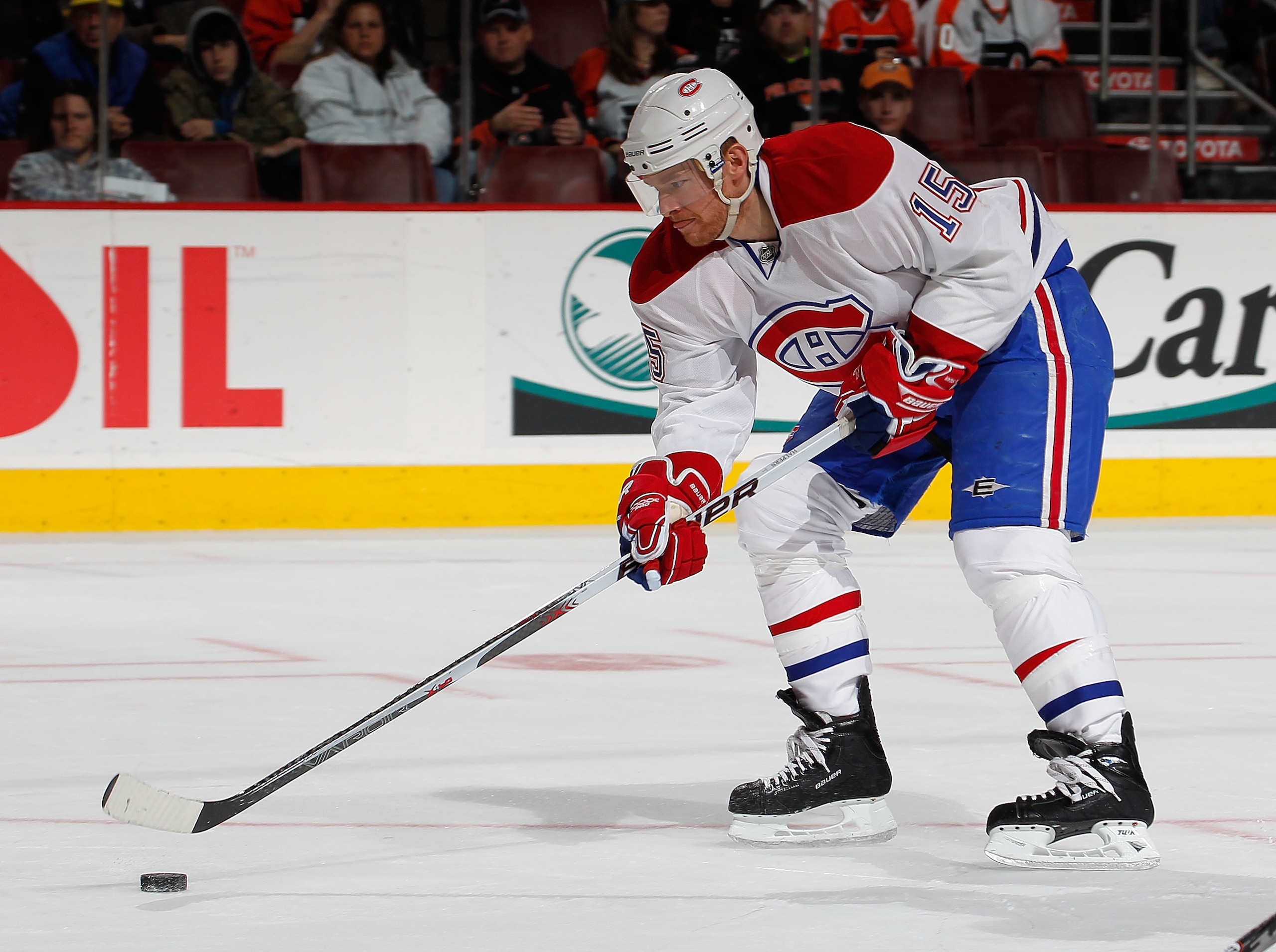 PHILADELPHIA, PA - JANUARY 25: Jeff Halpern #15 of the Montreal Canadiens skates in an NHL hockey game against the Philadelphia Flyers at the Wells Fargo Center on January 25, 2011 in Philadelphia, Pennsylvania. (Photo by Paul Bereswill/Getty Images) PHILADELPHIA, PA - JANUARY 25: Jeff Halpern #15 of the Montreal Canadiens skates in an NHL hockey game against the Philadelphia Flyers at the Wells Fargo Center on January 25, 2011 in Philadelphia, Pennsylvania. (Photo by Paul Bereswill/Getty Images)