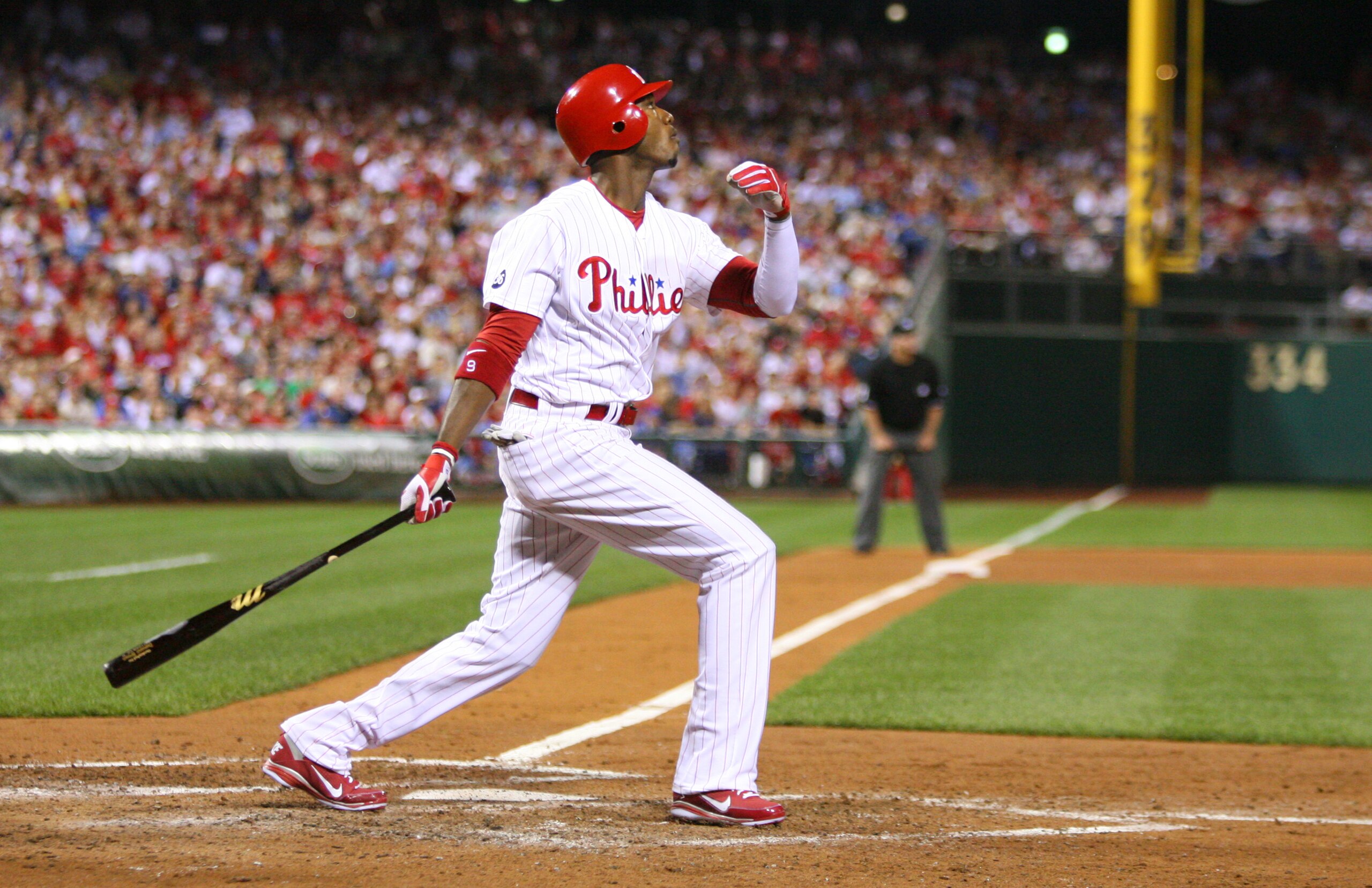 PHILADELPHIA - SEPTEMBER 25: Right fielder Domonic Brown #9 of the Philadelphia Phillies bats during a game against the New York Mets at Citizens Bank Park on September 25, 2010 in Philadelphia, Pennsylvania. The Mets won 5-2. (Photo by Hunter Martin/Gett PHILADELPHIA - SEPTEMBER 25: Right fielder Domonic Brown #9 of the Philadelphia Phillies bats during a game against the New York Mets at Citizens Bank Park on September 25, 2010 in Philadelphia, Pennsylvania. The Mets won 5-2. (Photo by Hunter Martin/Gett