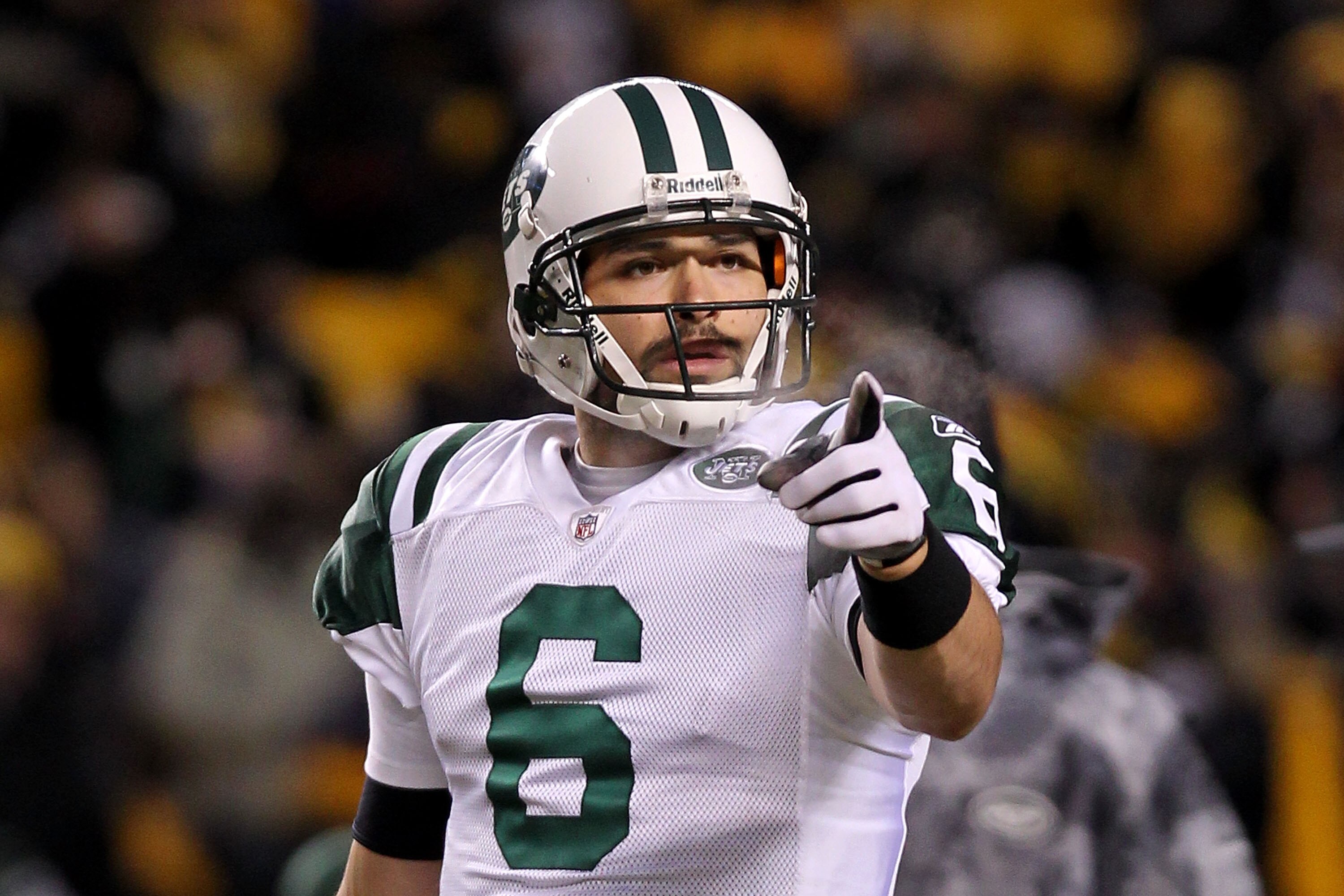 PITTSBURGH, PA - JANUARY 23:  Mark Sanchez #6 of the New York Jets warms up prior to their 2011 AFC Championship game against the Pittsburgh Steelers at Heinz Field on January 23, 2011 in Pittsburgh, Pennsylvania.  (Photo by Nick Laham/Getty Images)